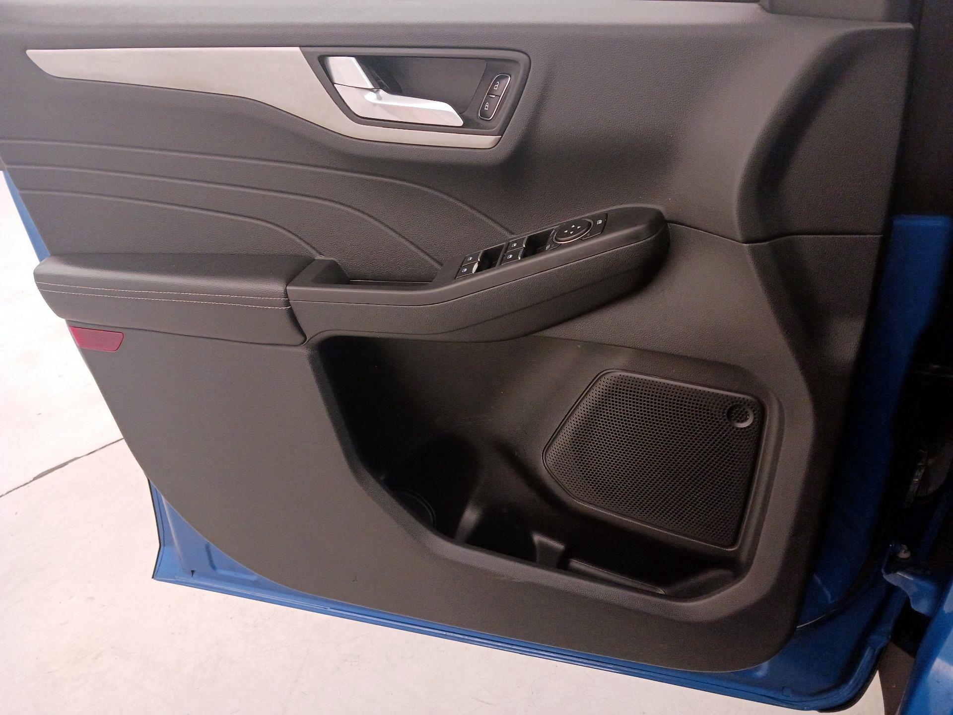 Thumbnail: 2021 Ford Escape - 12