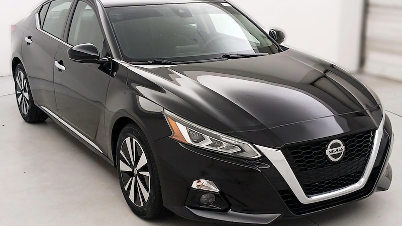 2019 Nissan Altima SV Hero Image
