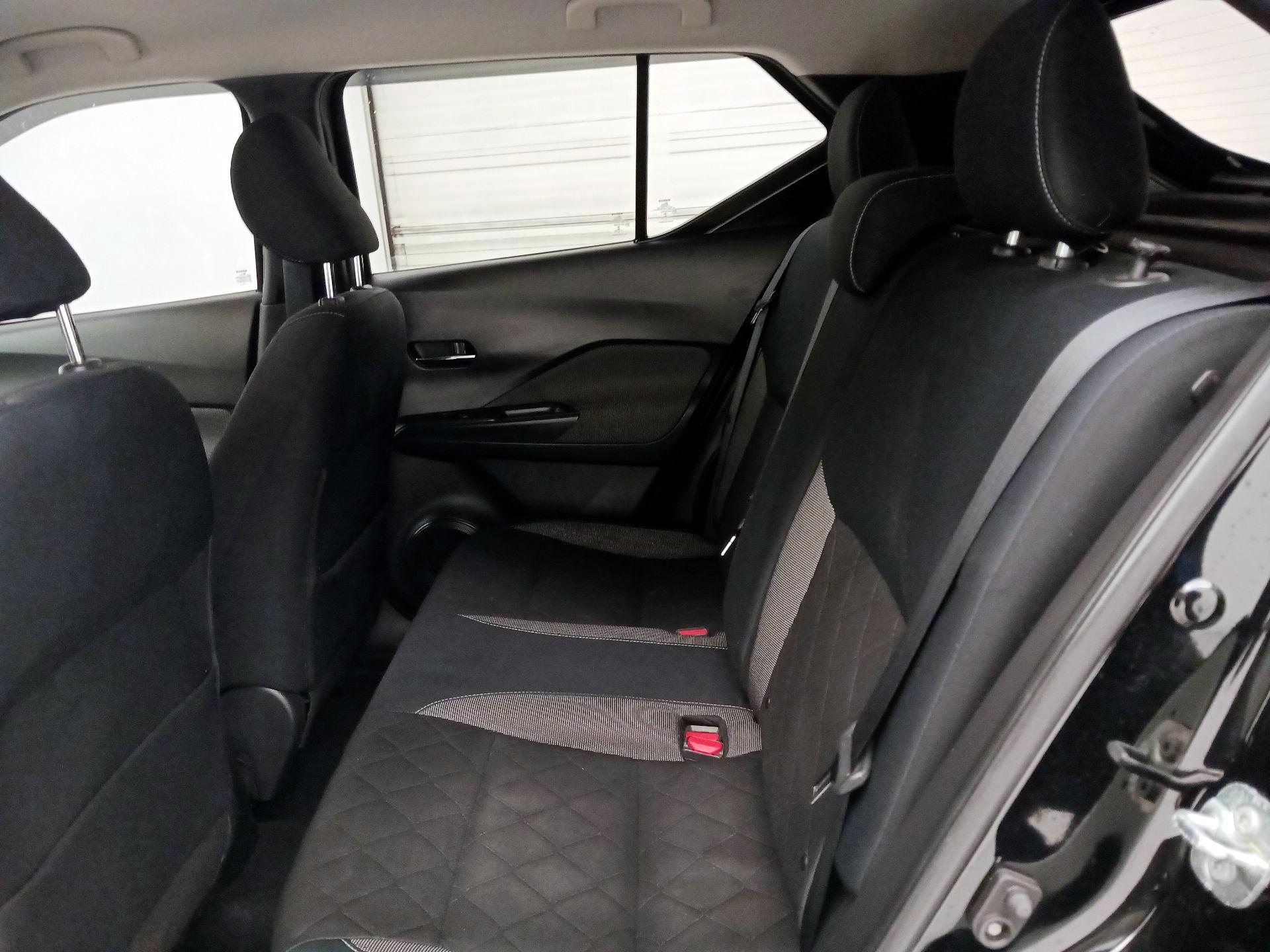 Thumbnail: 2018 Nissan Kicks - 17