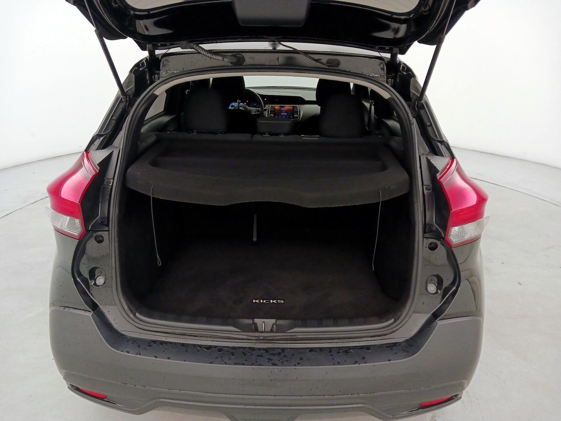 Thumbnail: 2018 Nissan Kicks - 18