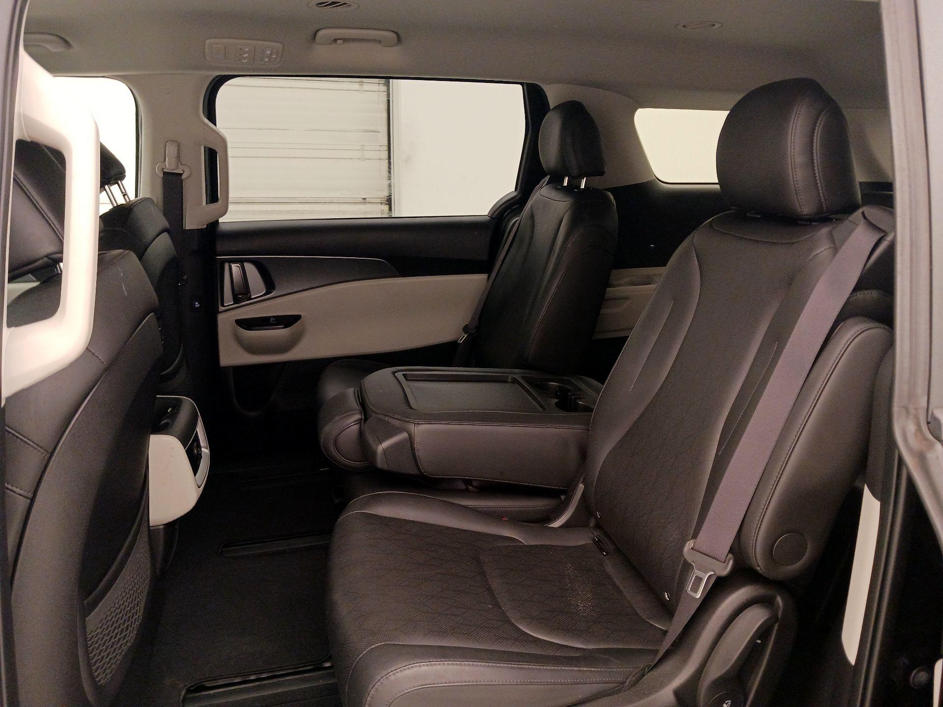Thumbnail: 2023 Kia Carnival - 17