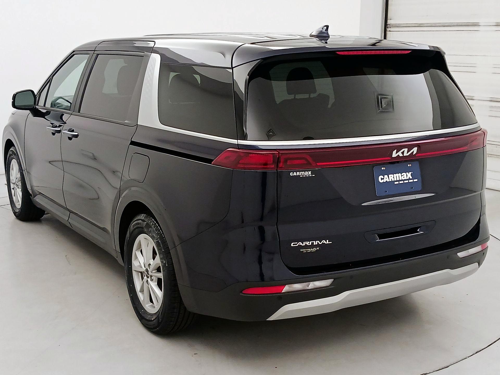 Thumbnail: 2023 Kia Carnival - 7