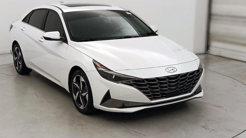 2022 Hyundai Elantra SEL Hero Image