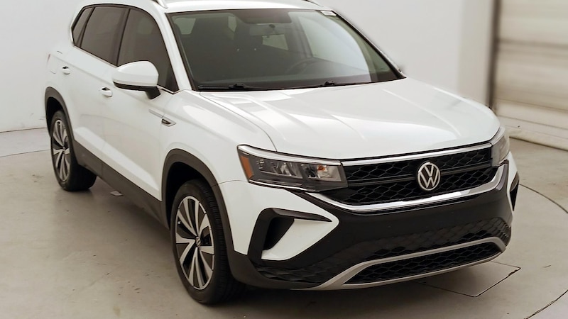 2022 Volkswagen Taos SE Hero Image