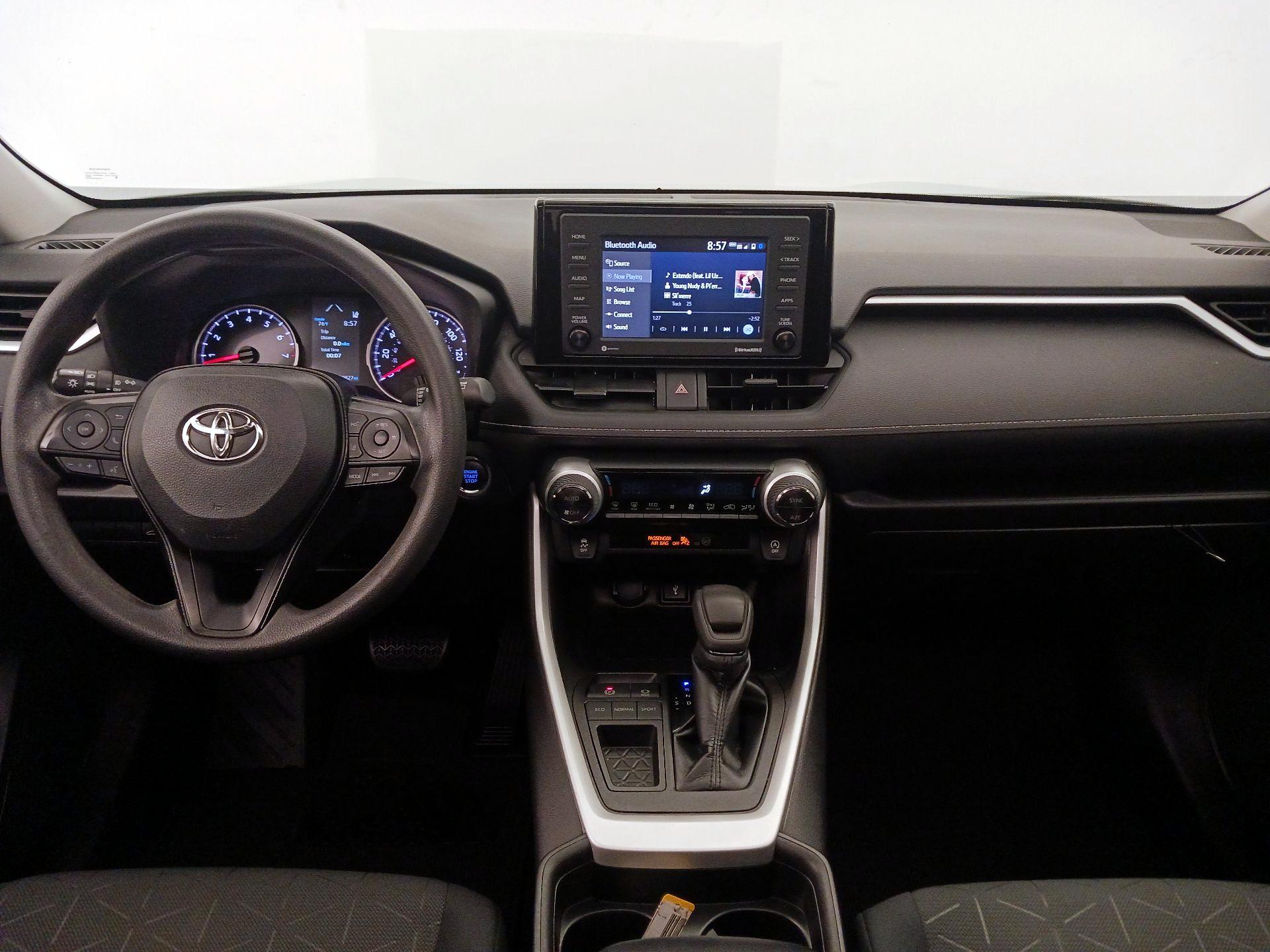 Thumbnail: 2021 Toyota RAV4 - 9