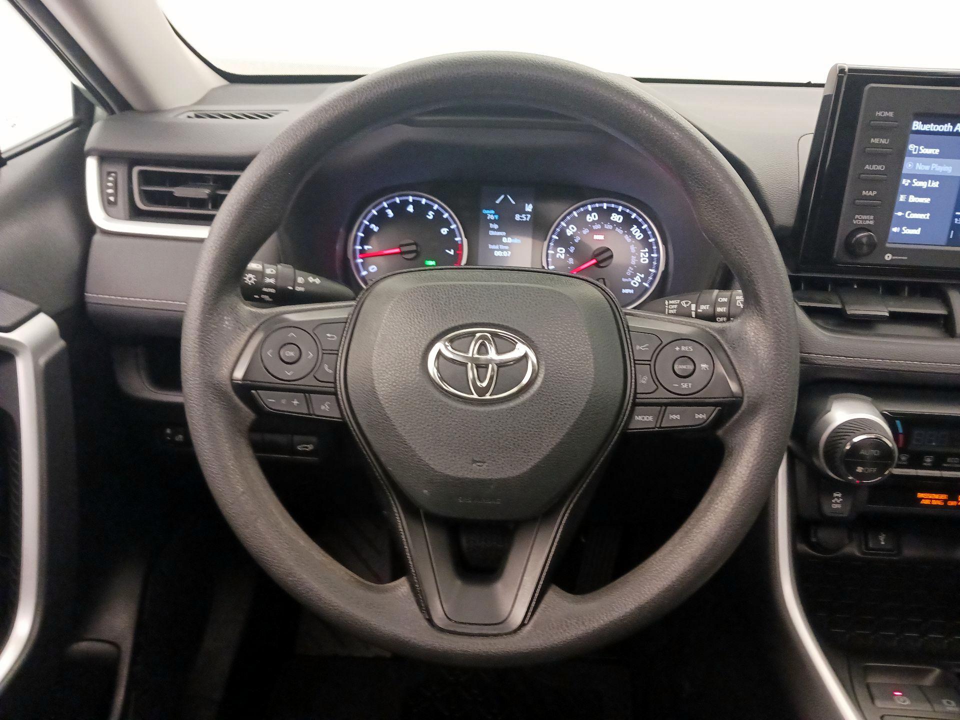 Thumbnail: 2021 Toyota RAV4 - 10