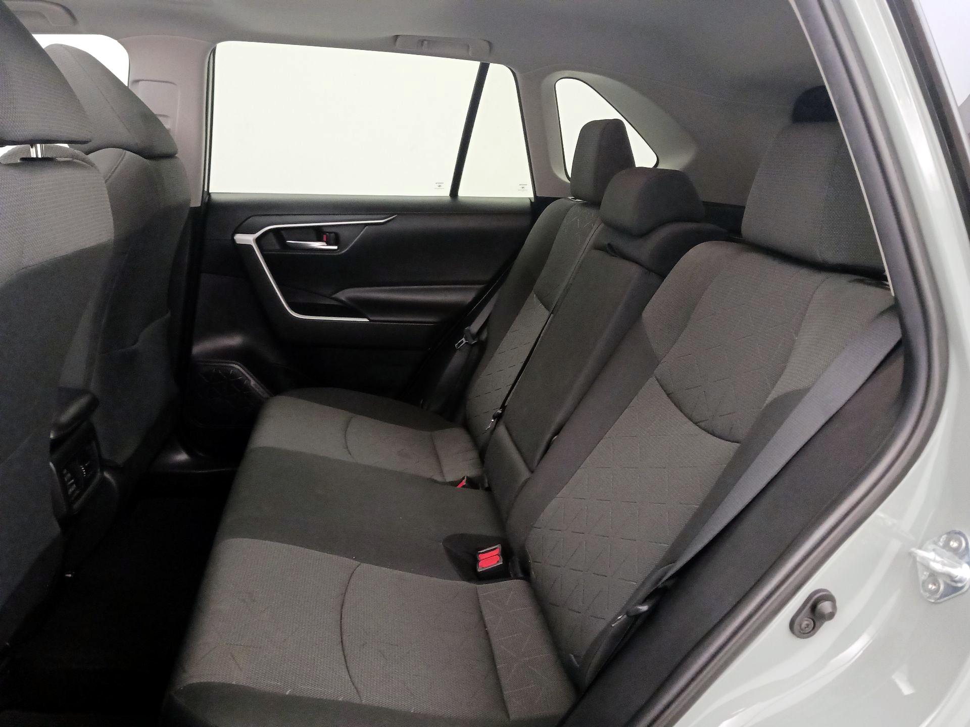 Thumbnail: 2021 Toyota RAV4 - 20
