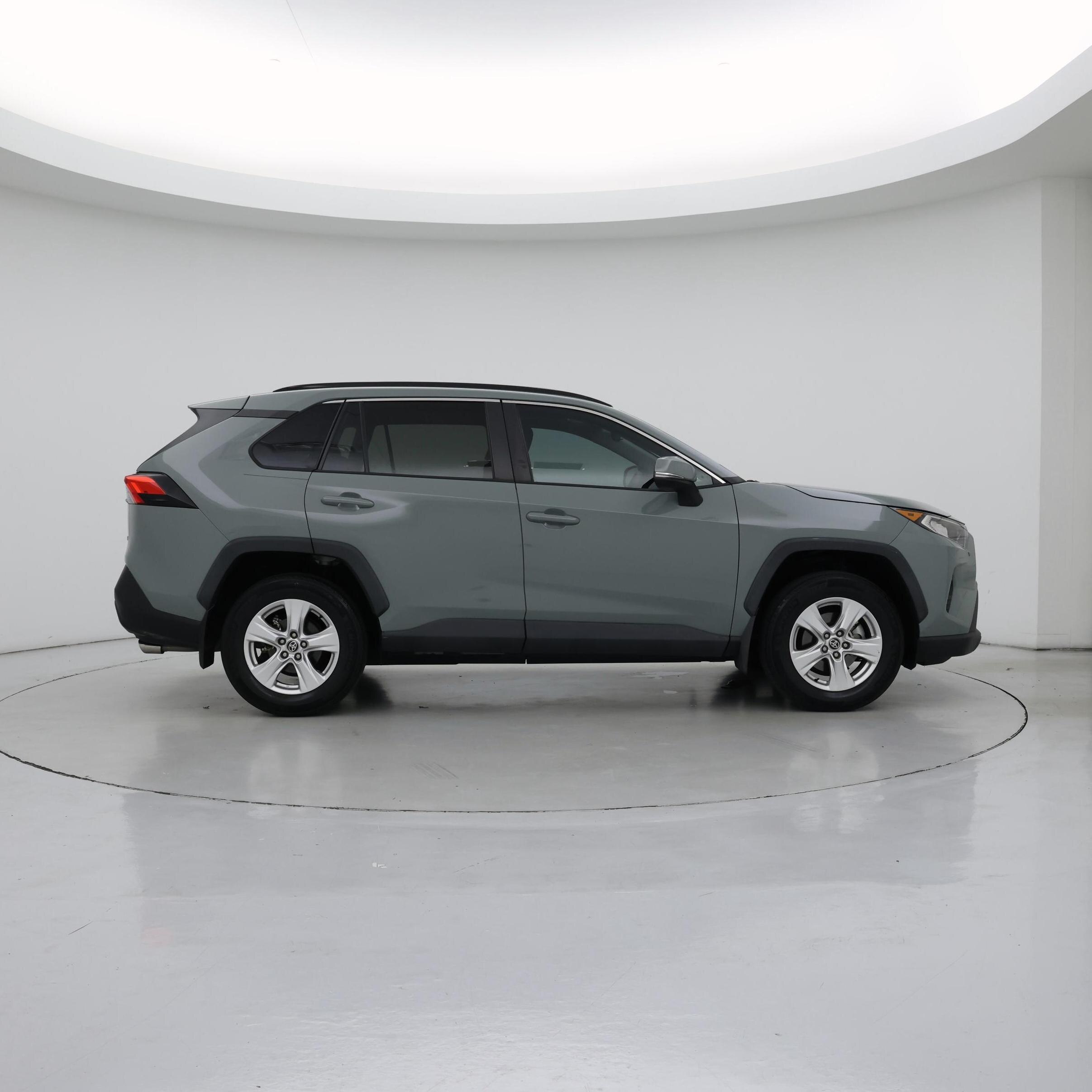 Thumbnail: 2021 Toyota RAV4 - 7