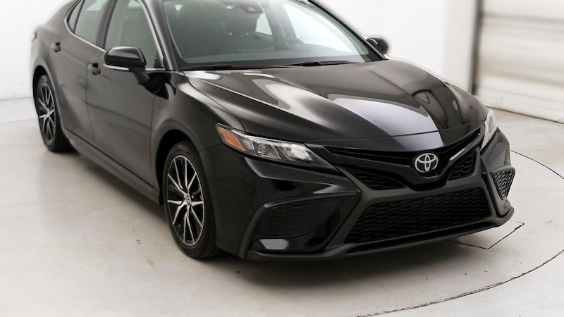 2024 Toyota Camry SE Hero Image