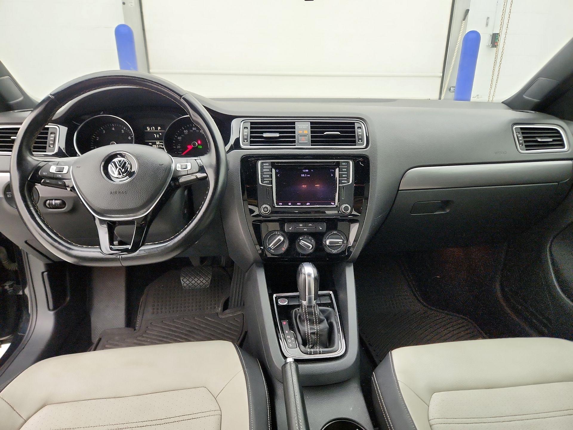 Thumbnail: 2016 Volkswagen Jetta - 9