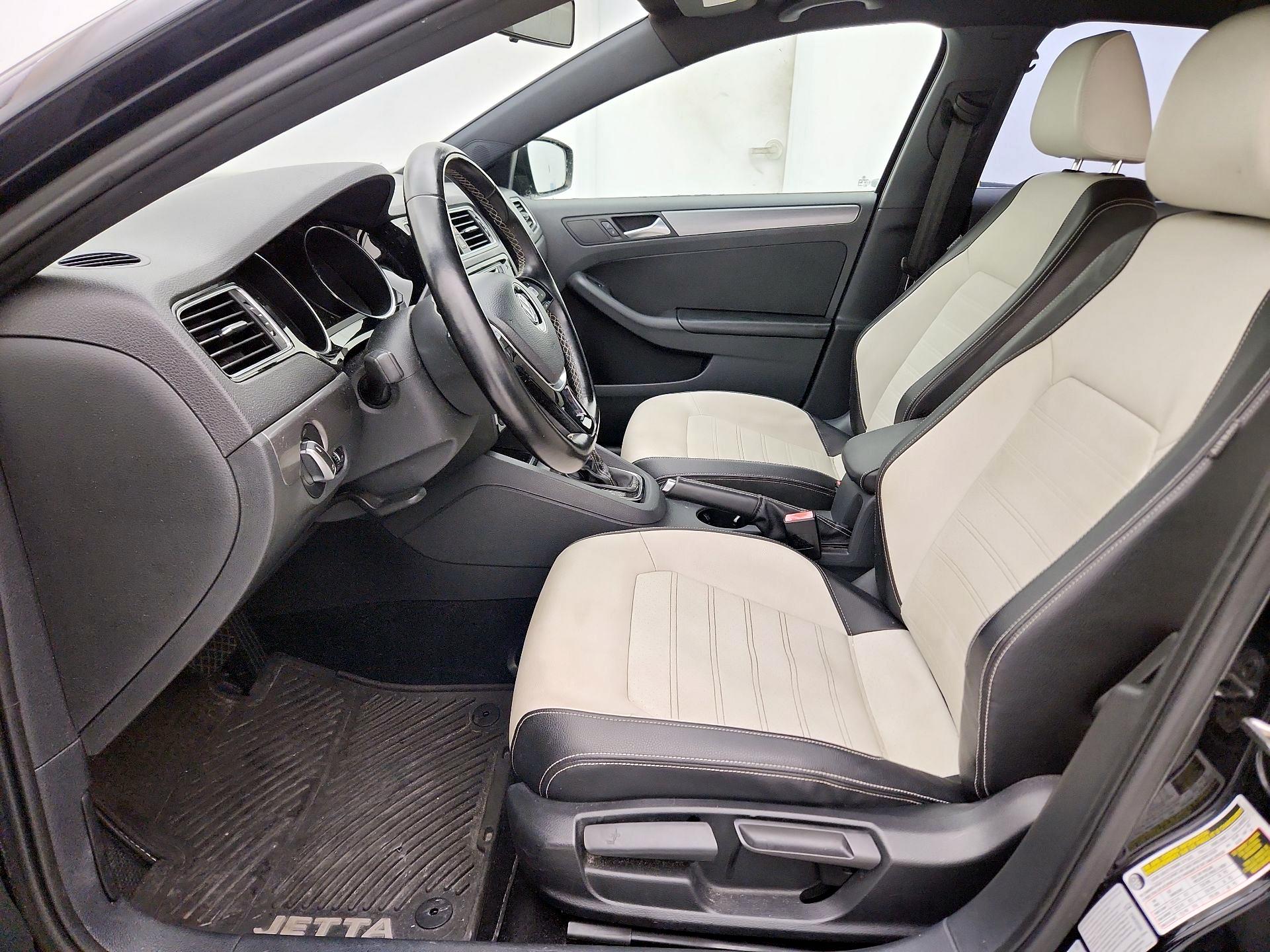 Thumbnail: 2016 Volkswagen Jetta - 11