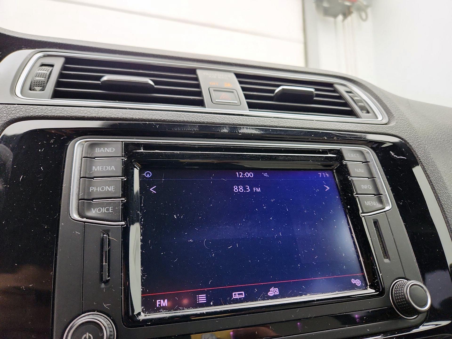 Thumbnail: 2016 Volkswagen Jetta - 15
