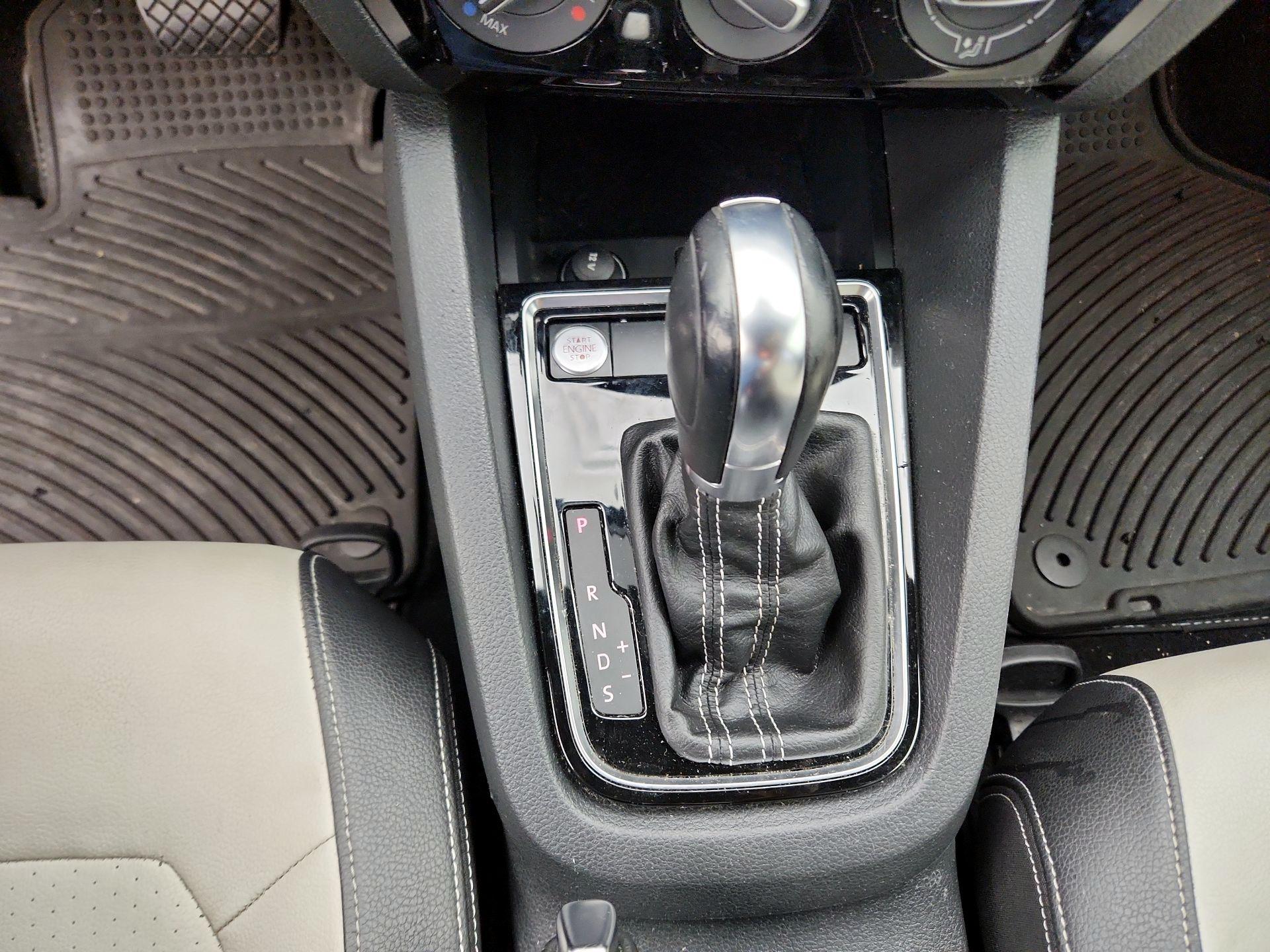 Thumbnail: 2016 Volkswagen Jetta - 17