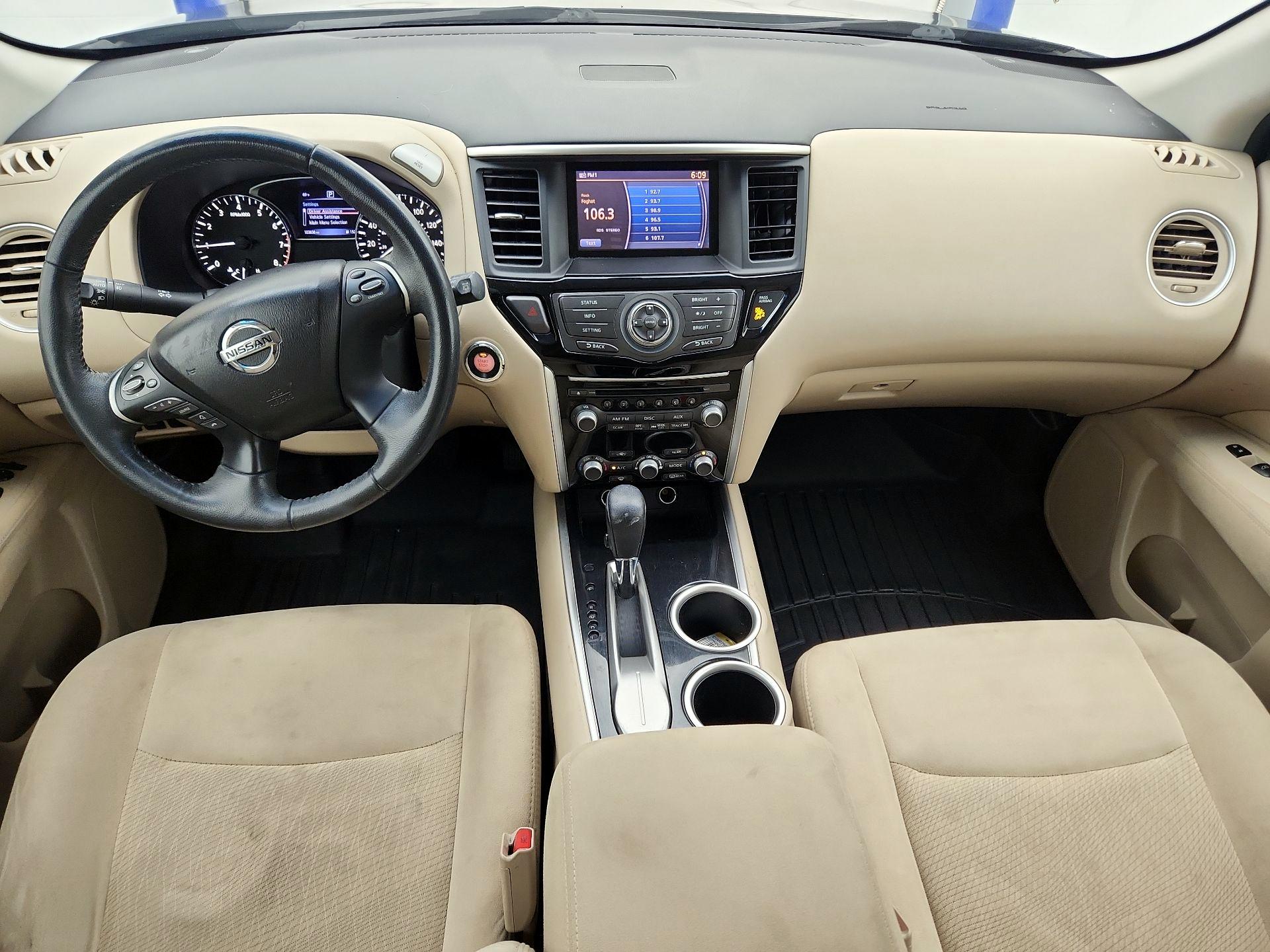 Thumbnail: 2016 Nissan Pathfinder - 9