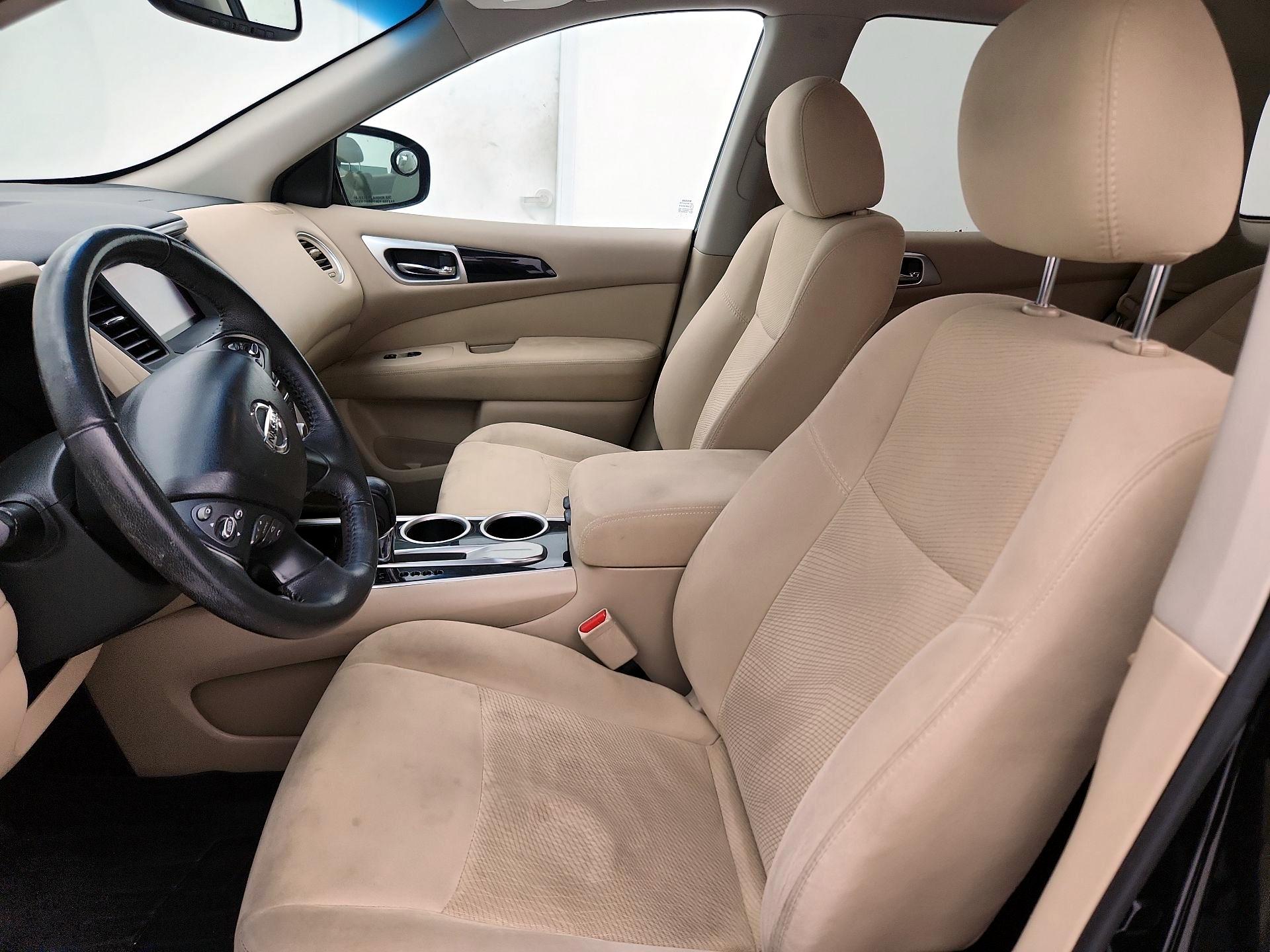 Thumbnail: 2016 Nissan Pathfinder - 11