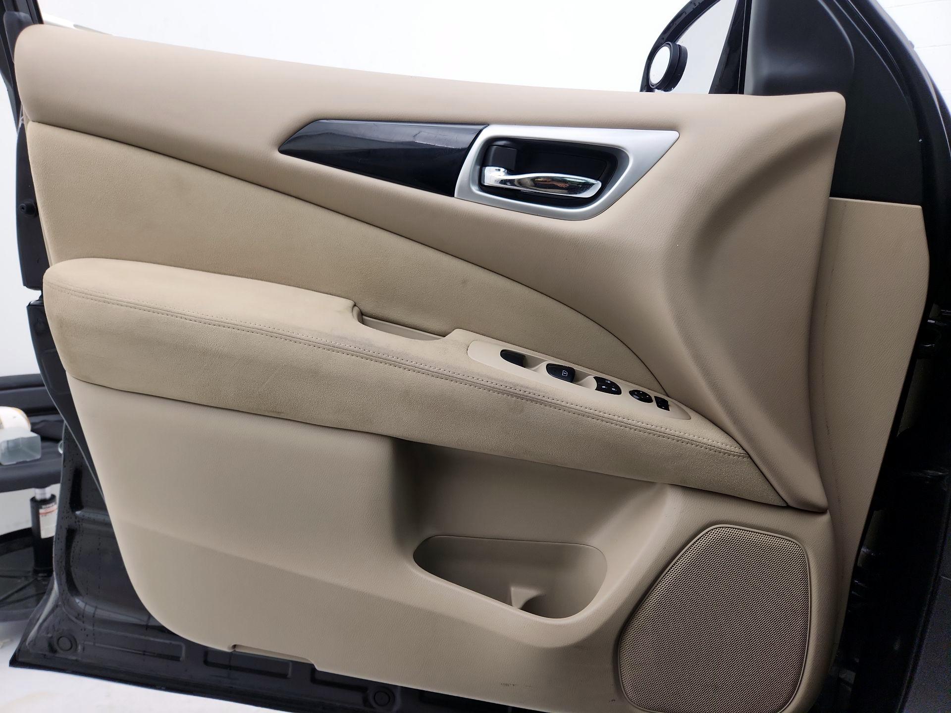 Thumbnail: 2016 Nissan Pathfinder - 12