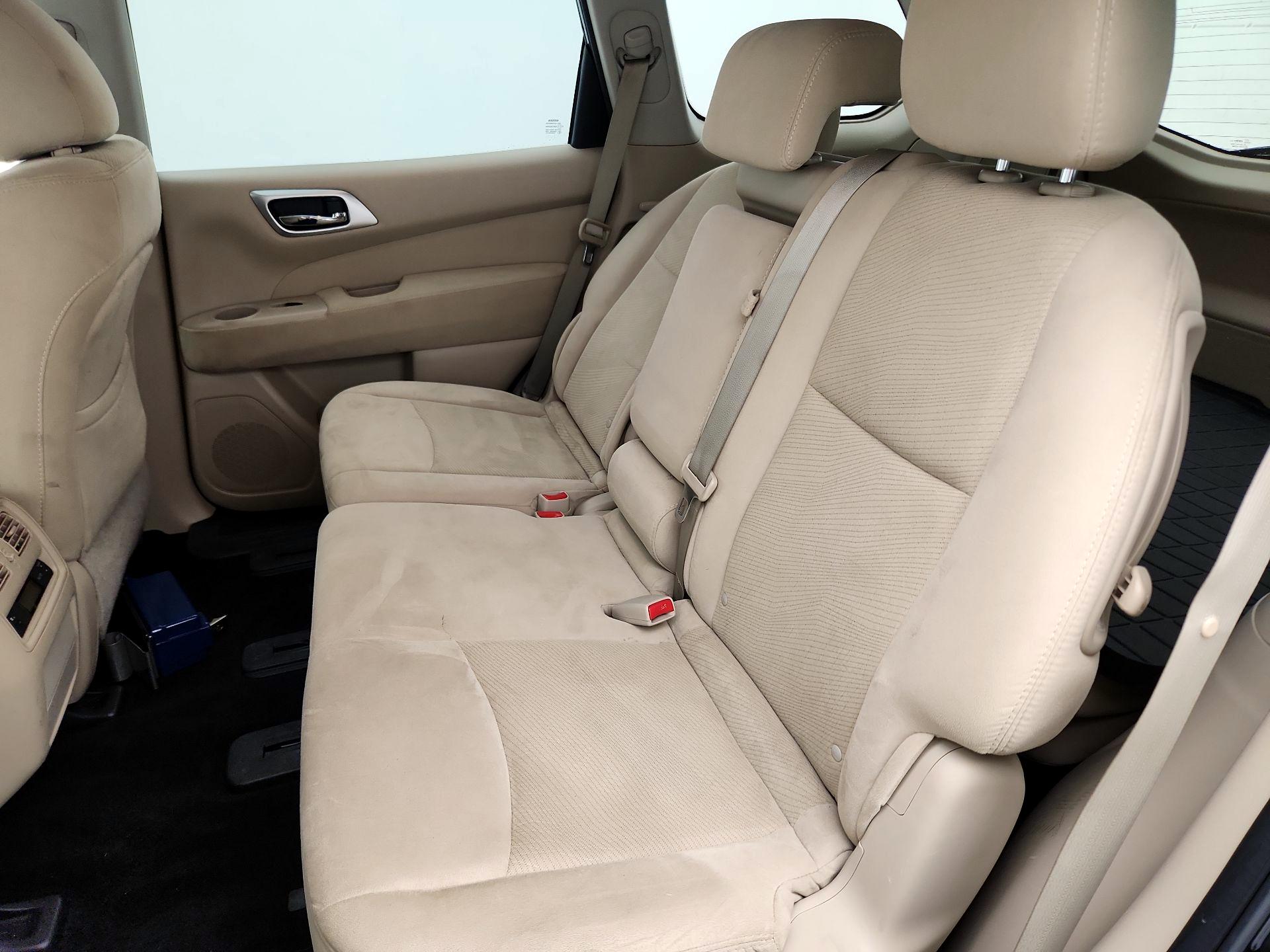 Thumbnail: 2016 Nissan Pathfinder - 19