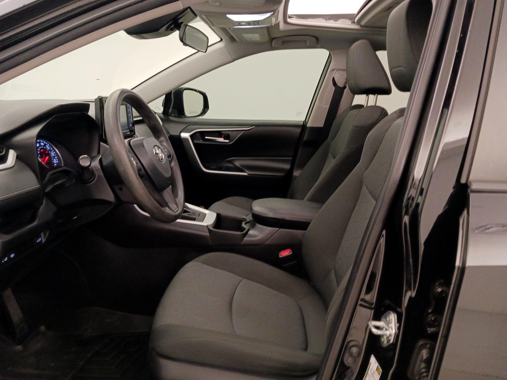 Thumbnail: 2022 Toyota RAV4 - 11
