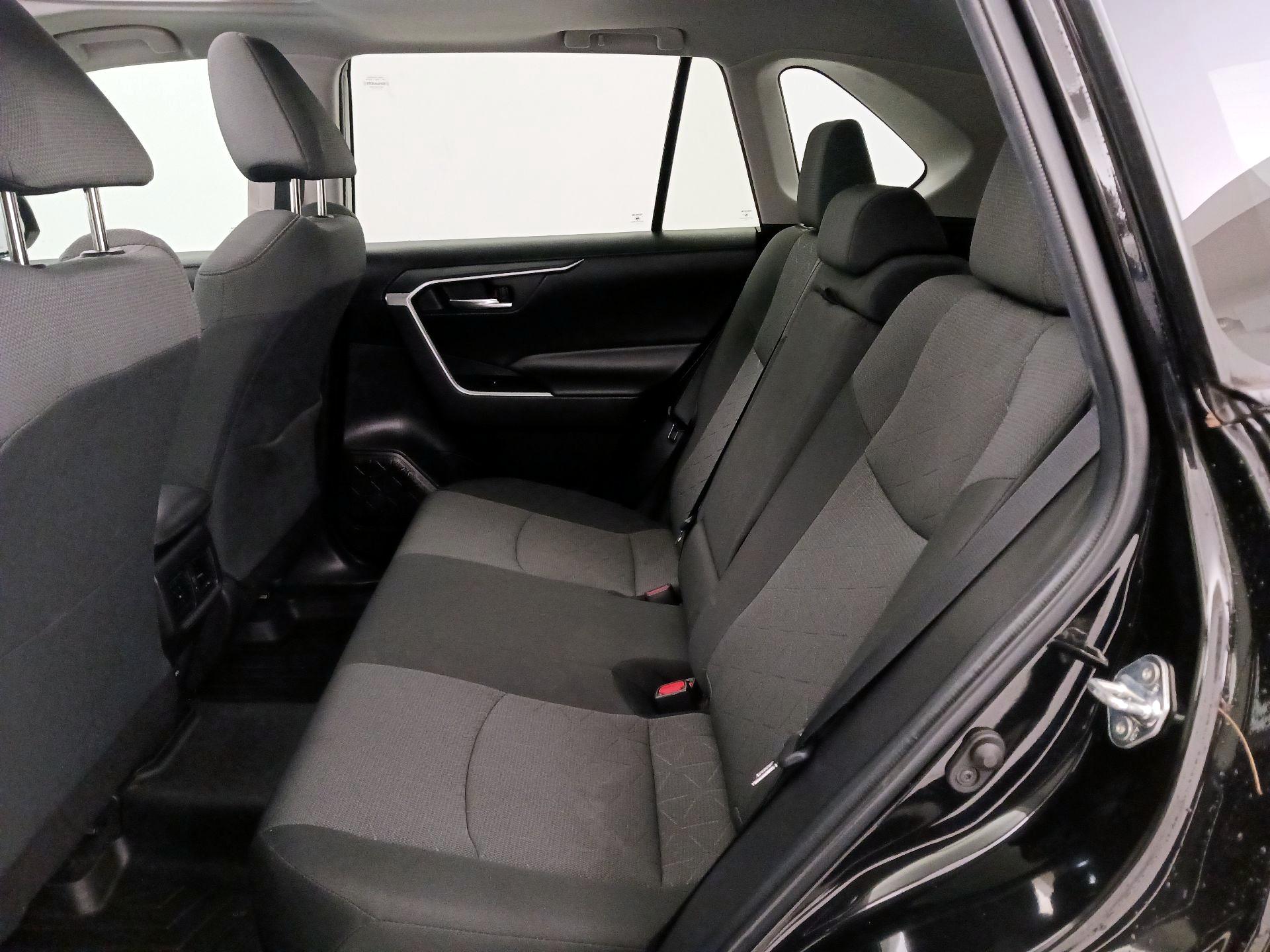 Thumbnail: 2022 Toyota RAV4 - 20