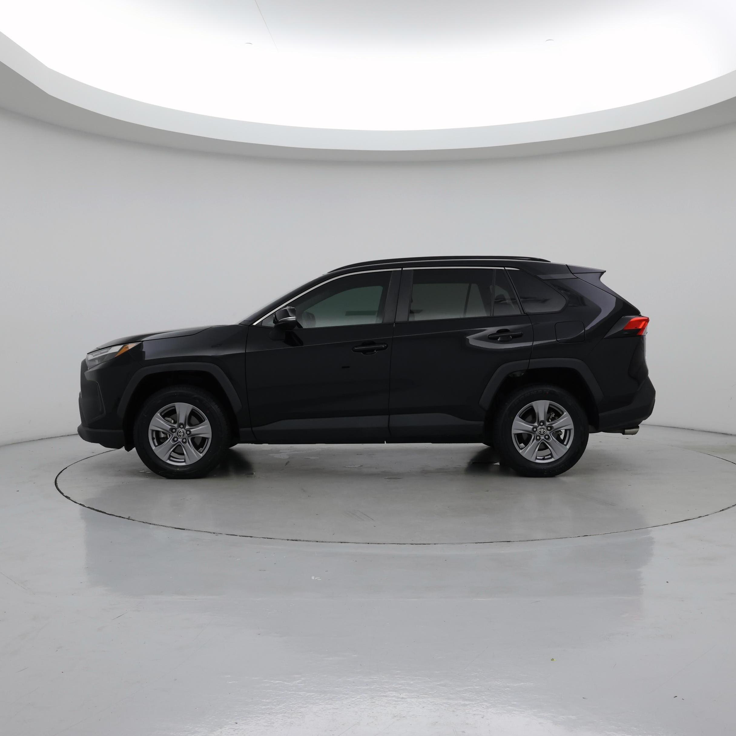 Thumbnail: 2022 Toyota RAV4 - 3