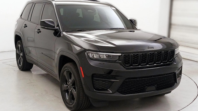 2023 Jeep Grand Cherokee Altitude Hero Image