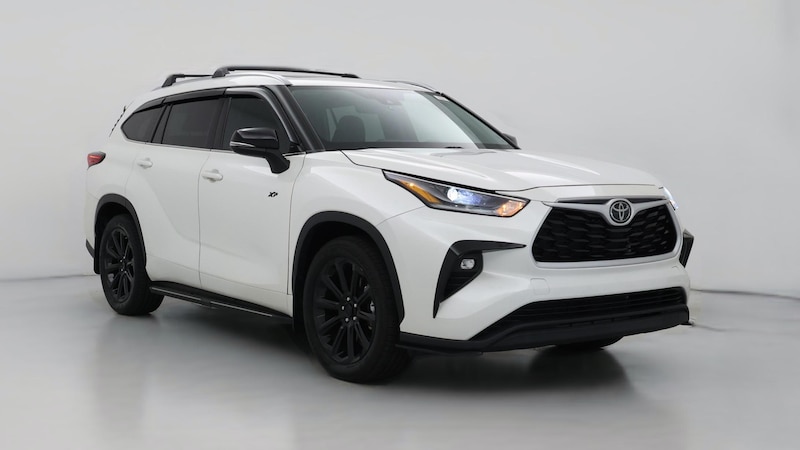 2021 Toyota Highlander XLE Hero Image