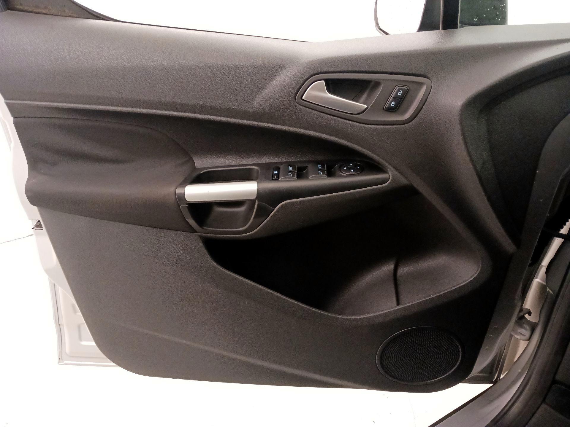 Thumbnail: 2016 Ford Transit Series - 12