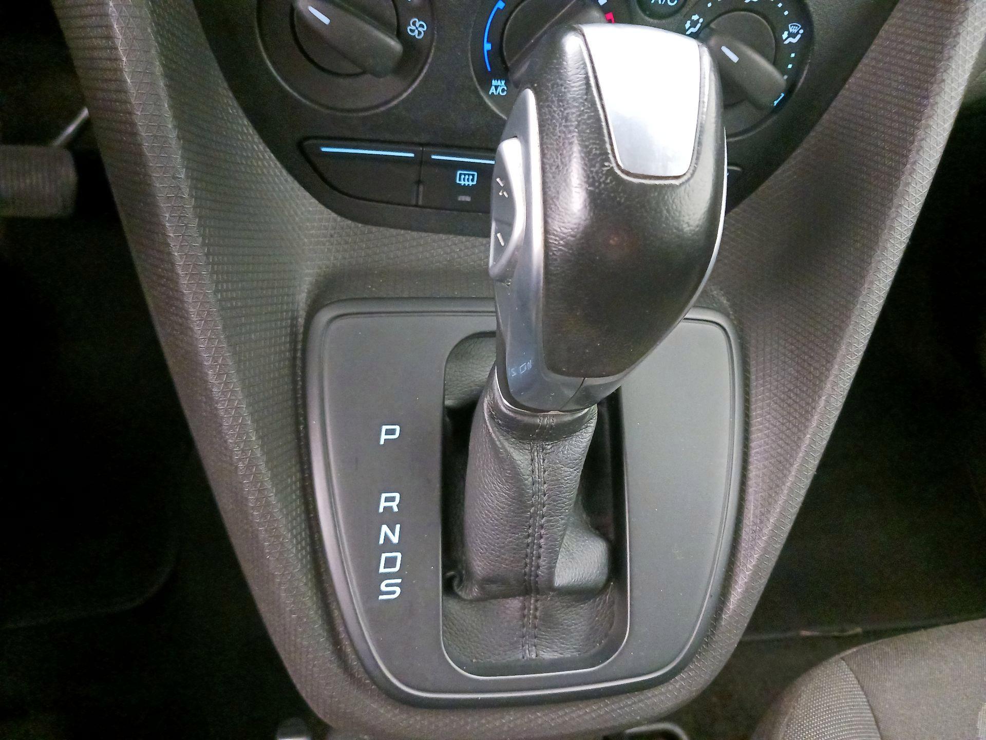Thumbnail: 2016 Ford Transit Series - 17