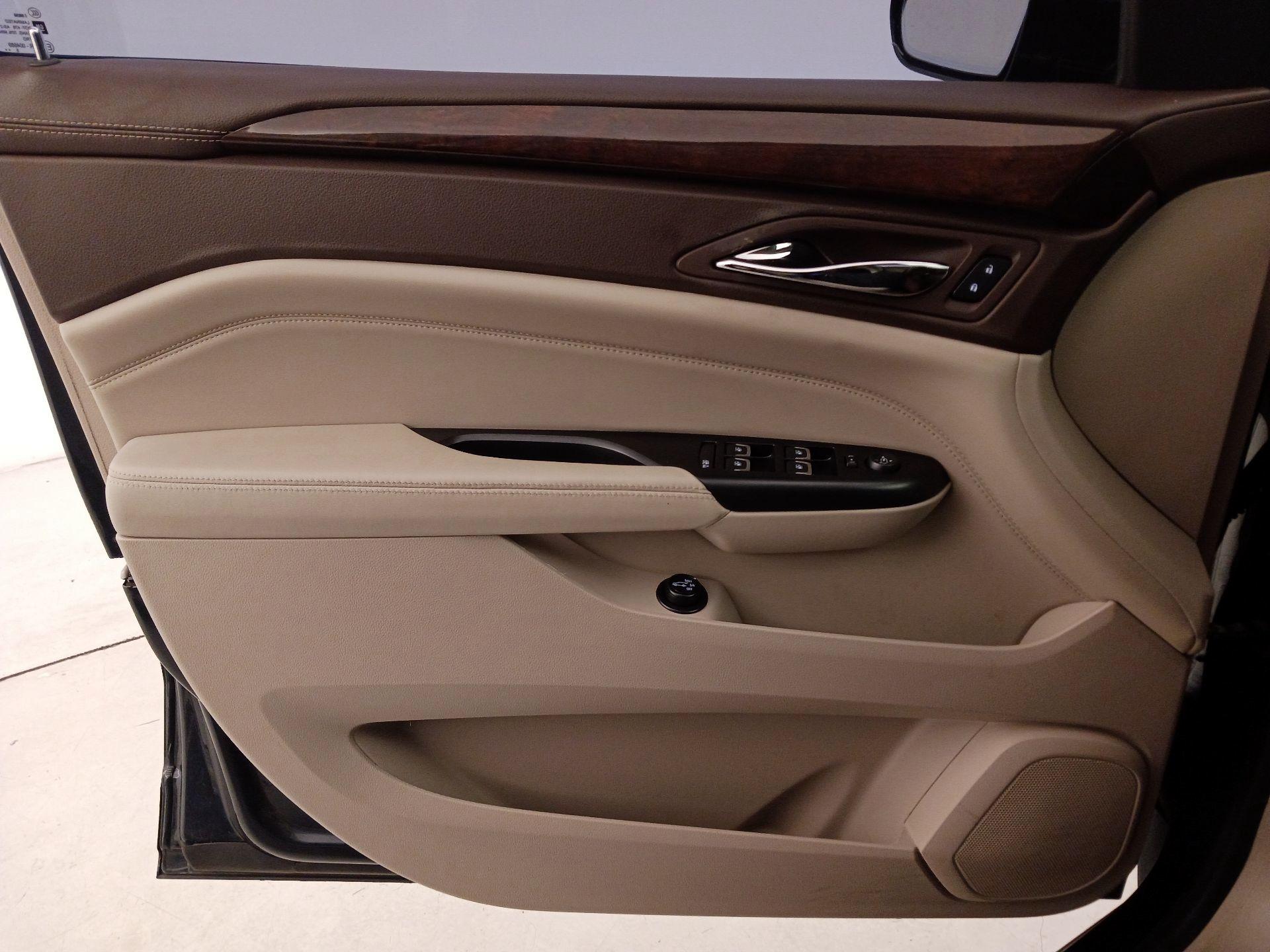 Thumbnail: 2016 Cadillac SRX - 10