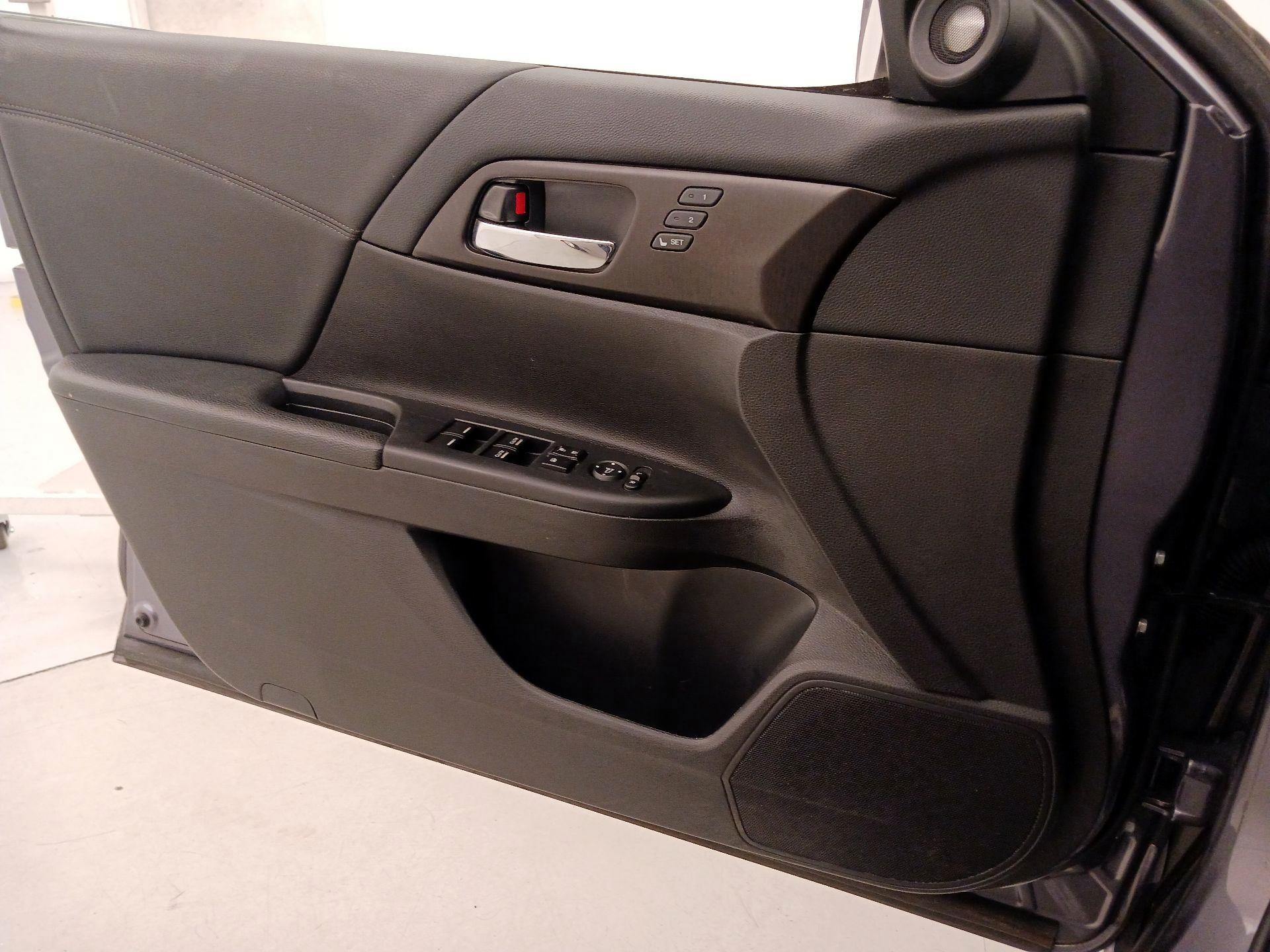 Thumbnail: 2015 Honda Accord - 12