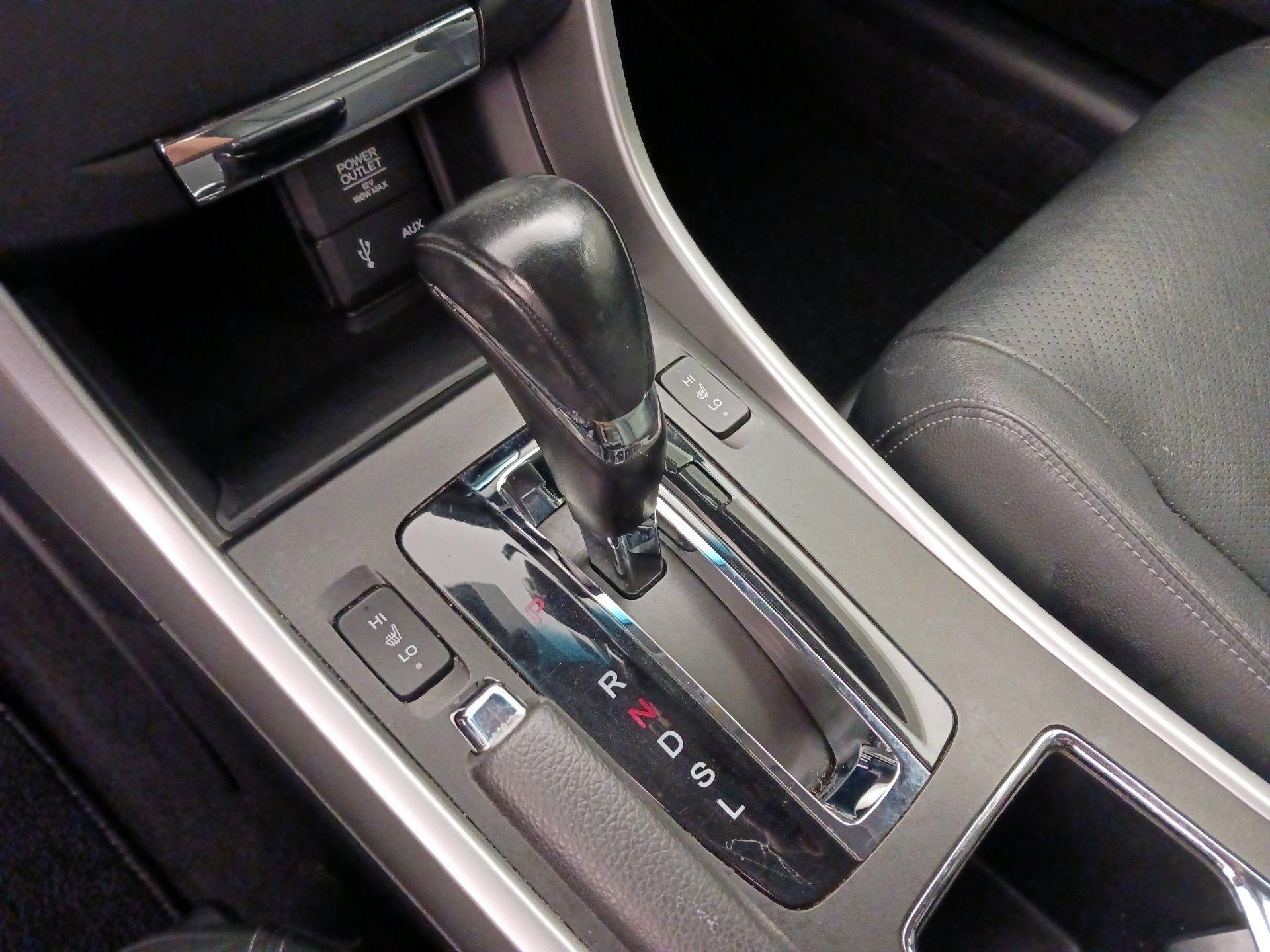 Thumbnail: 2015 Honda Accord - 17