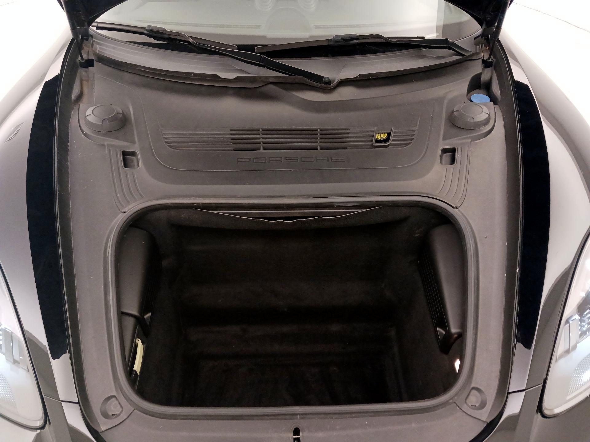 Thumbnail: 2017 Porsche 718 Boxster - 18