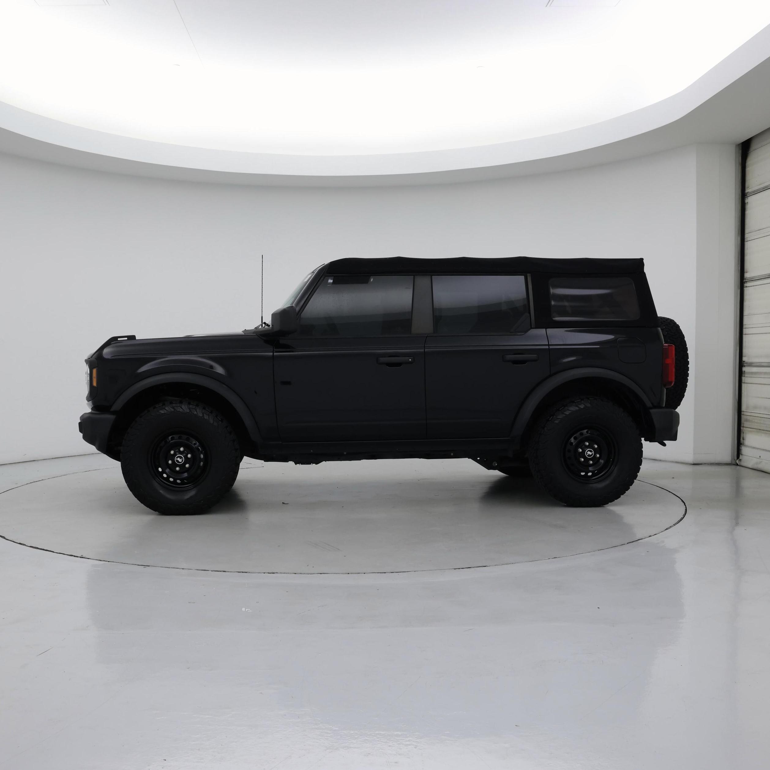 Thumbnail: 2021 Ford Bronco - 3