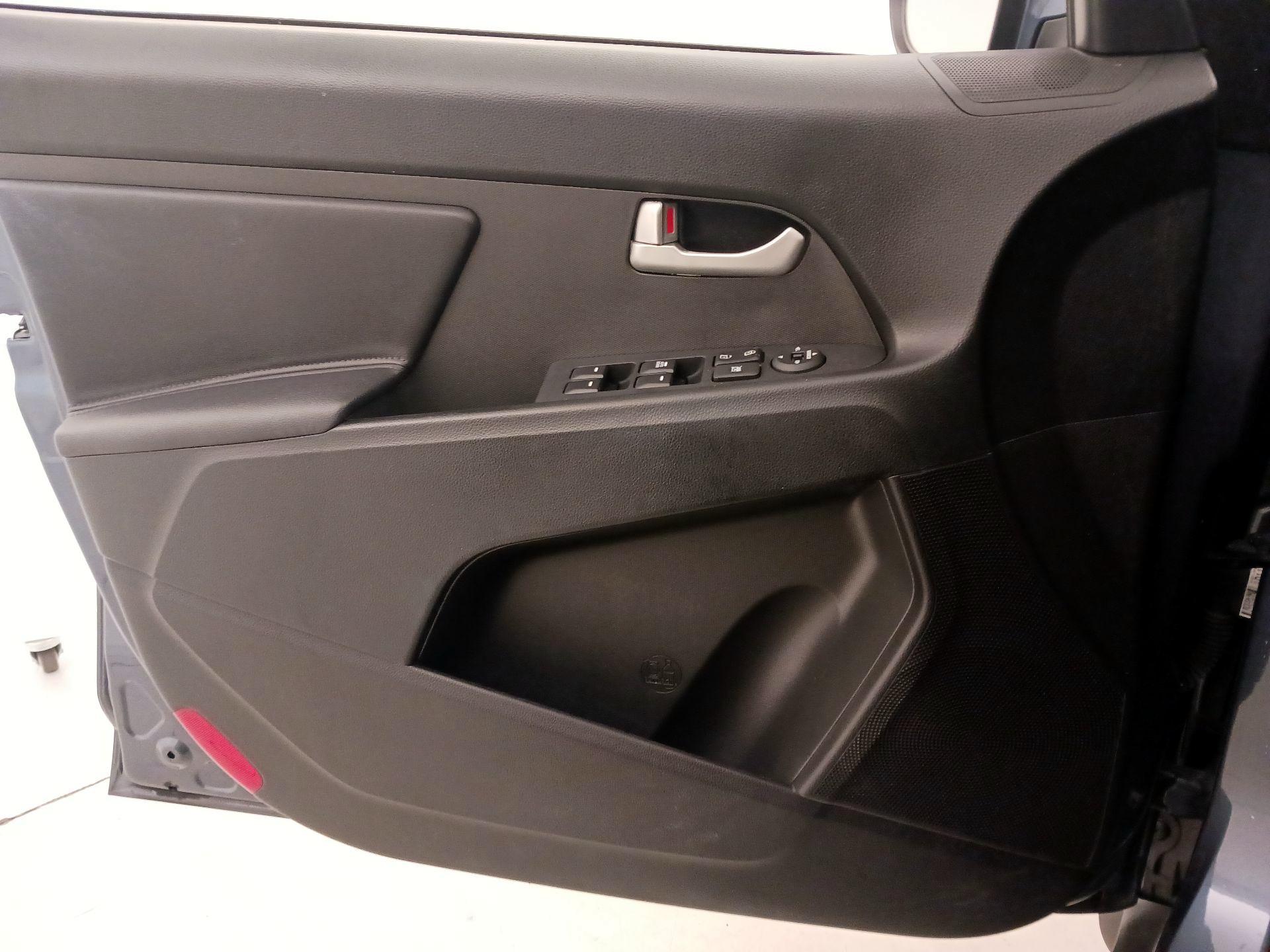 Thumbnail: 2013 Kia Sportage - 12