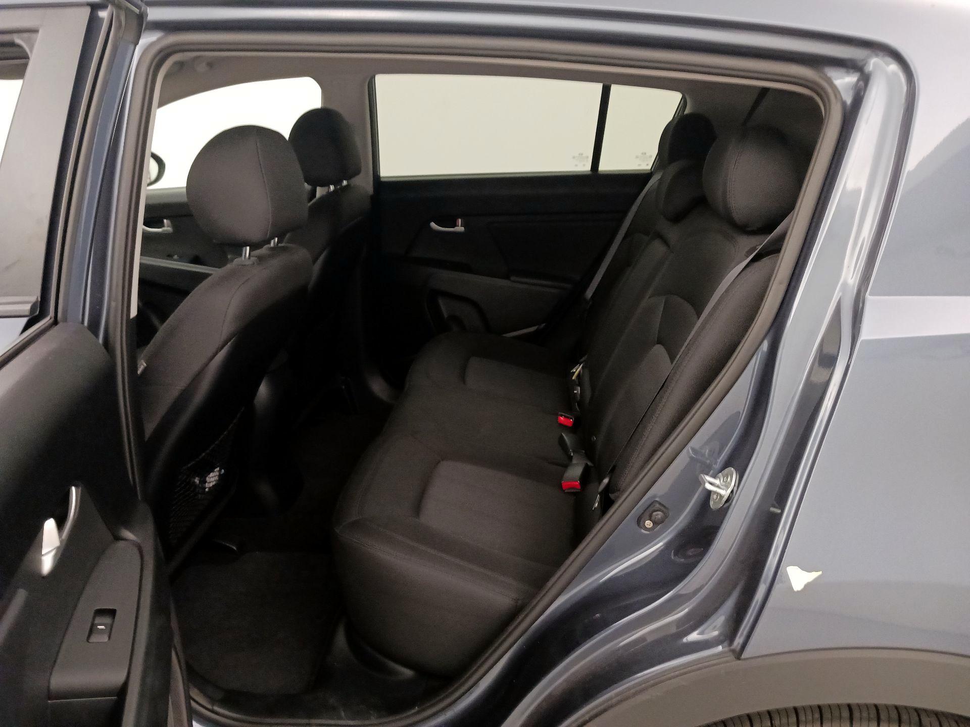 Thumbnail: 2013 Kia Sportage - 19