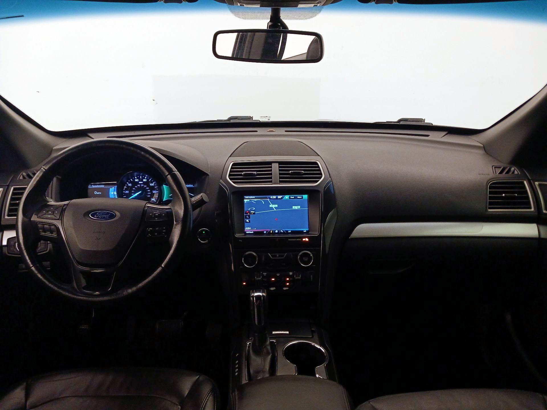 Thumbnail: 2016 Ford Explorer - 9