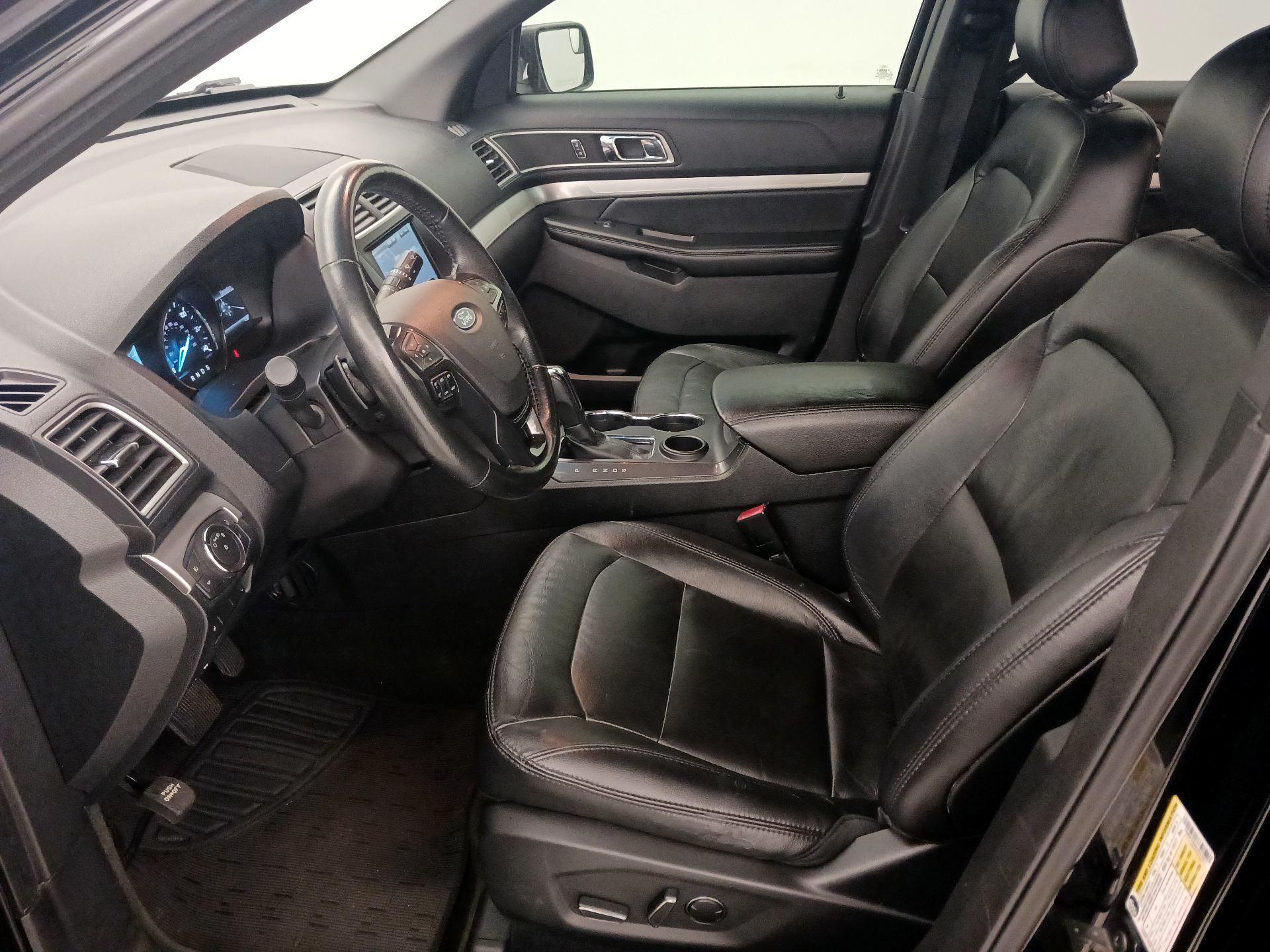Thumbnail: 2016 Ford Explorer - 11