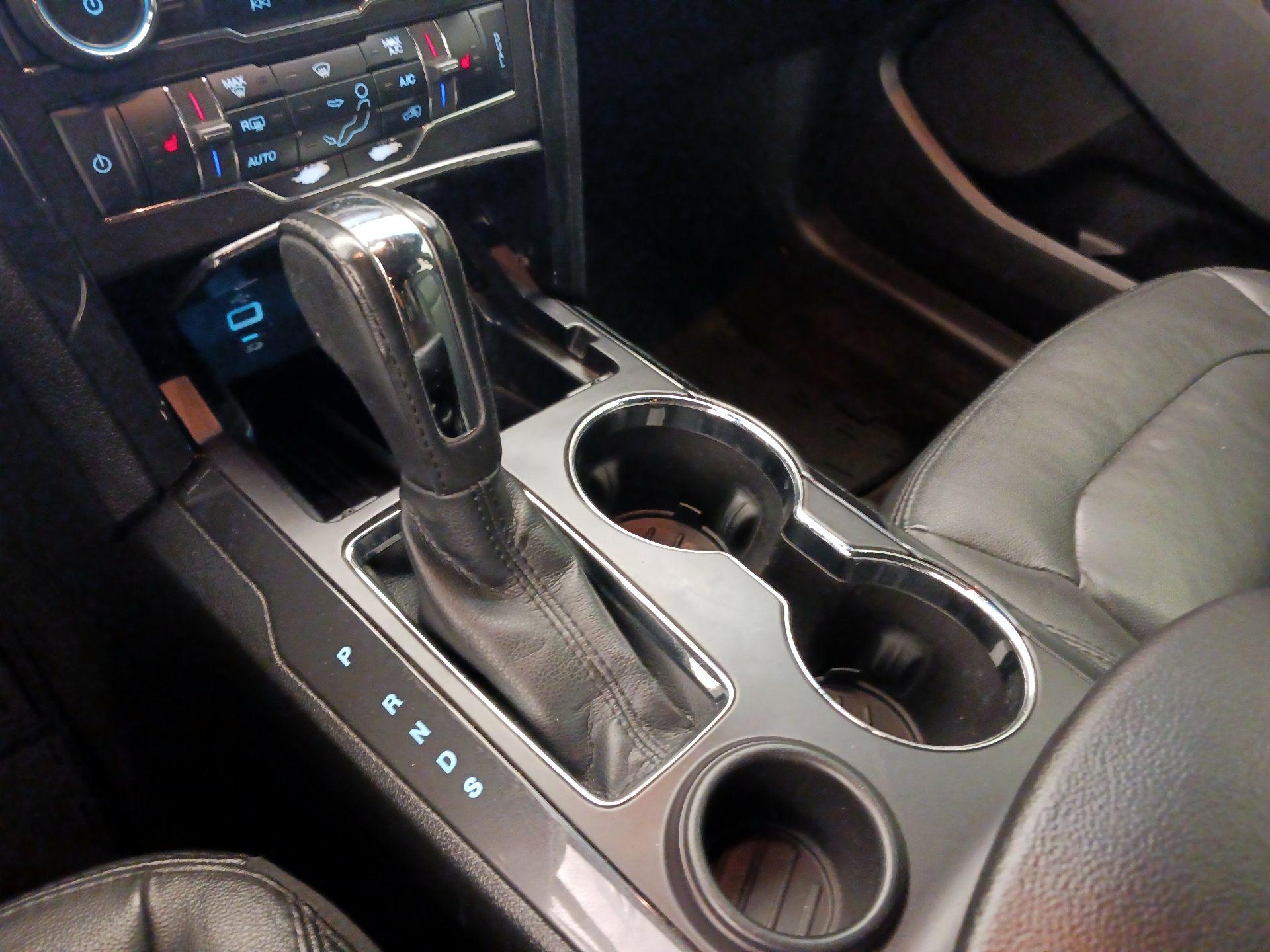 Thumbnail: 2016 Ford Explorer - 18