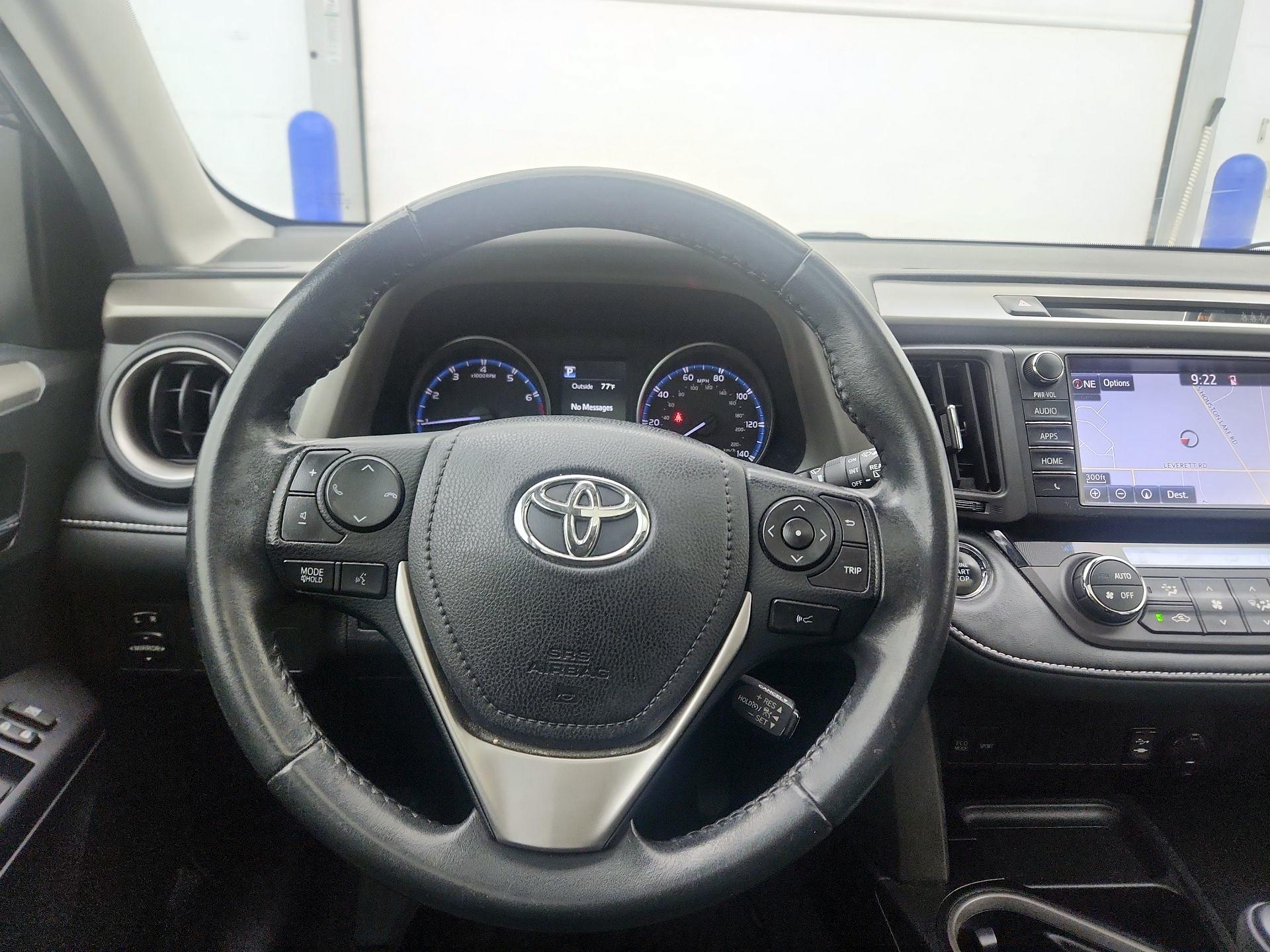Thumbnail: 2018 Toyota RAV4 - 10