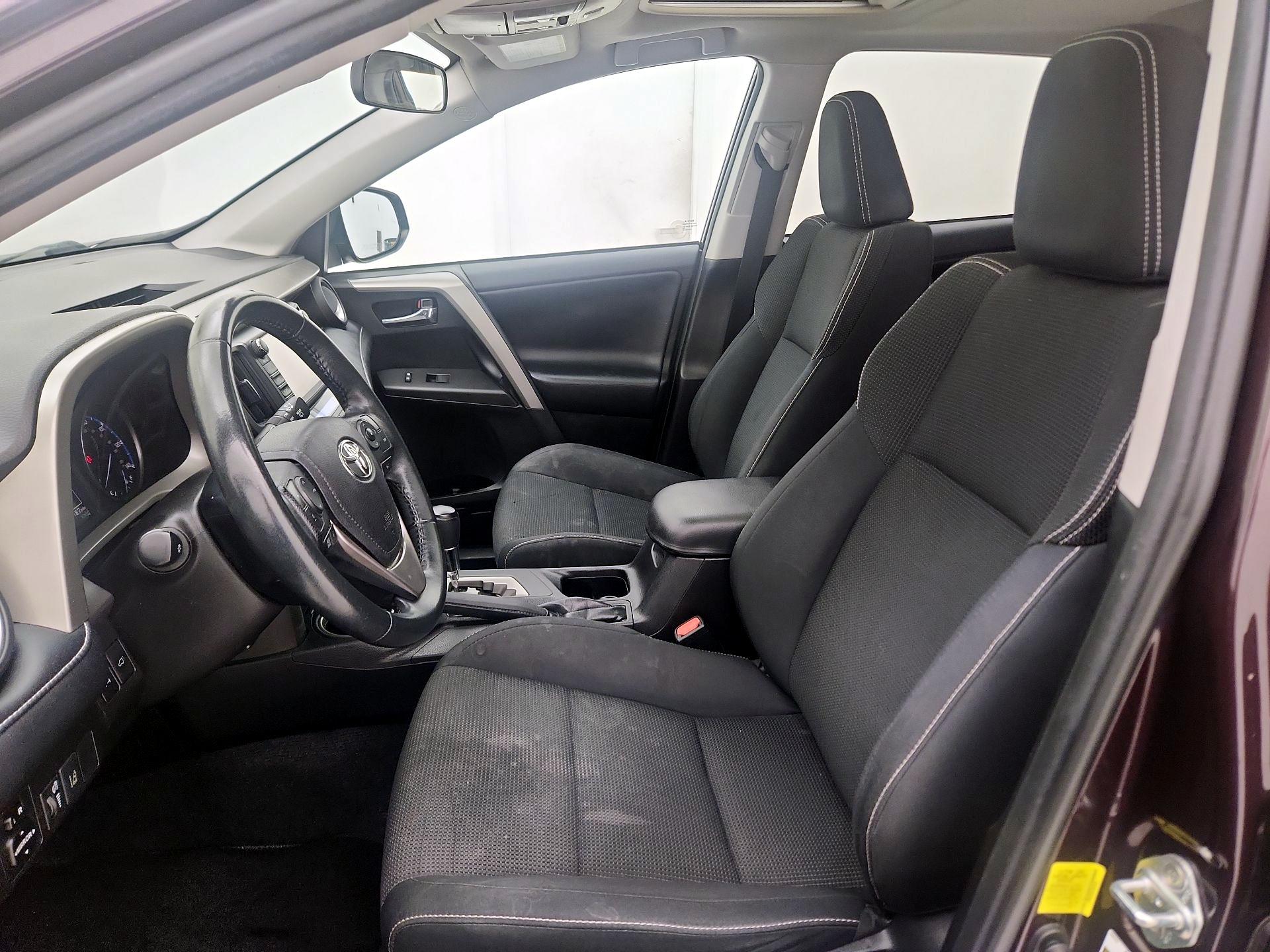 Thumbnail: 2018 Toyota RAV4 - 11