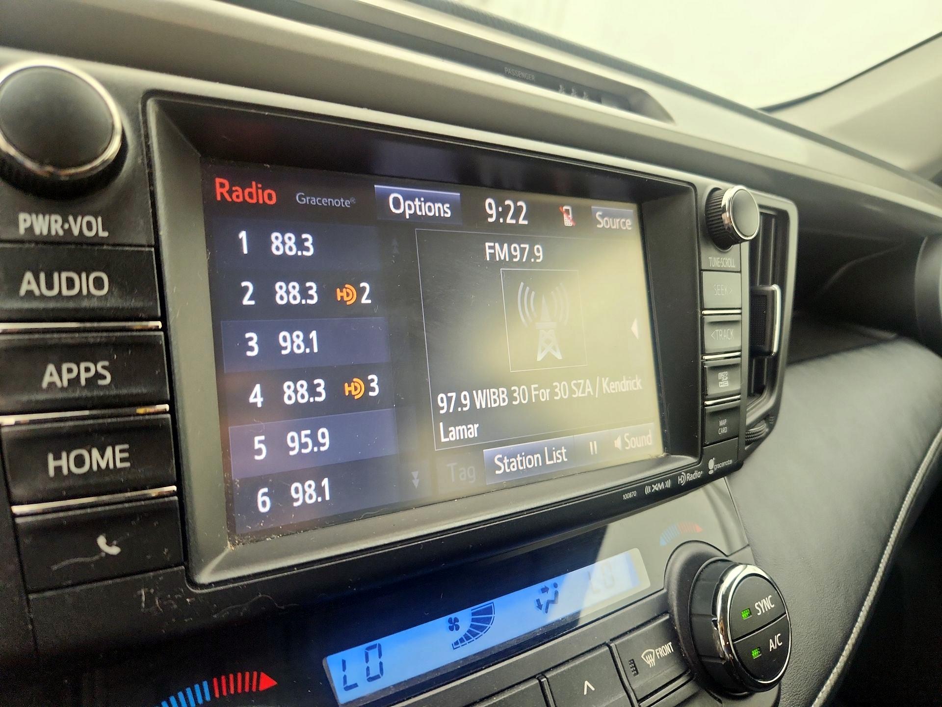Thumbnail: 2018 Toyota RAV4 - 16