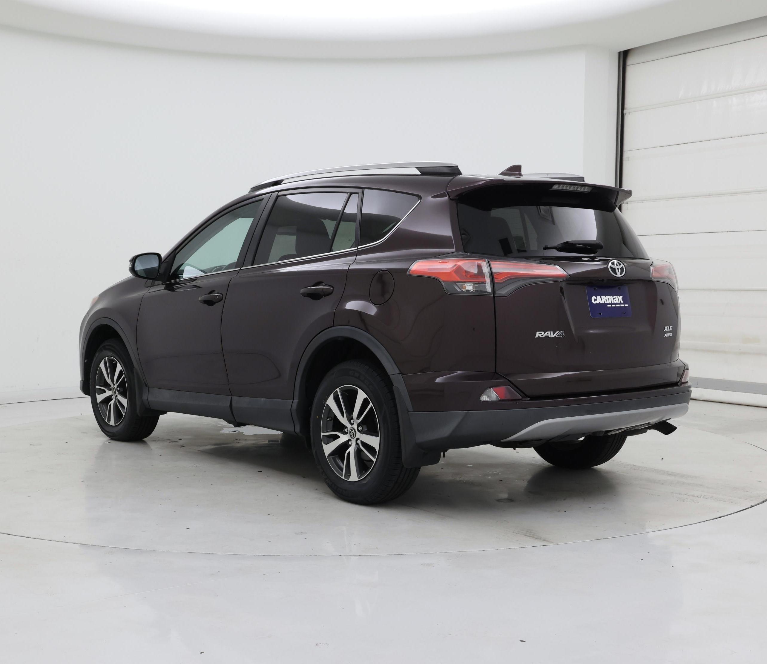 Thumbnail: 2018 Toyota RAV4 - 2