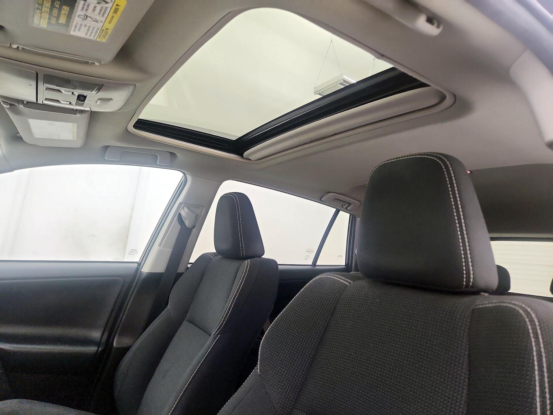 Thumbnail: 2018 Toyota RAV4 - 20