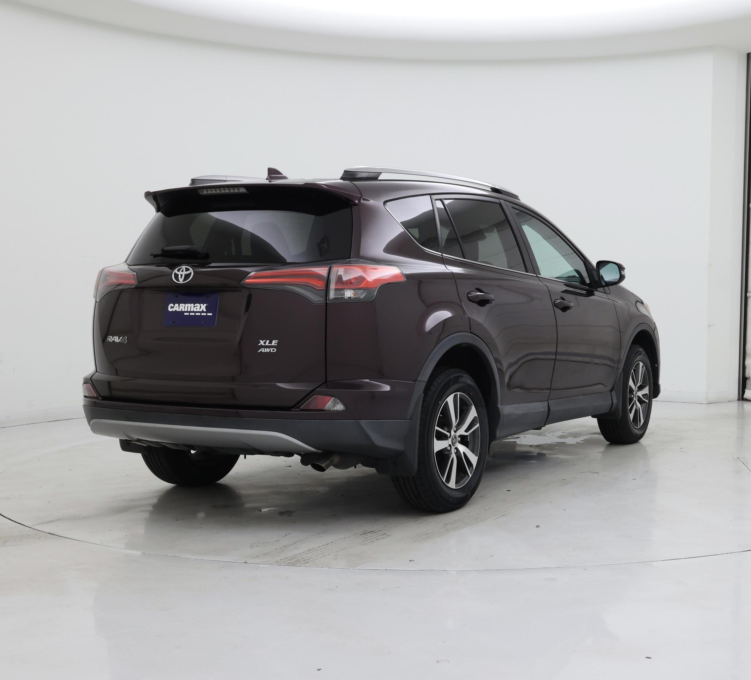 Thumbnail: 2018 Toyota RAV4 - 8