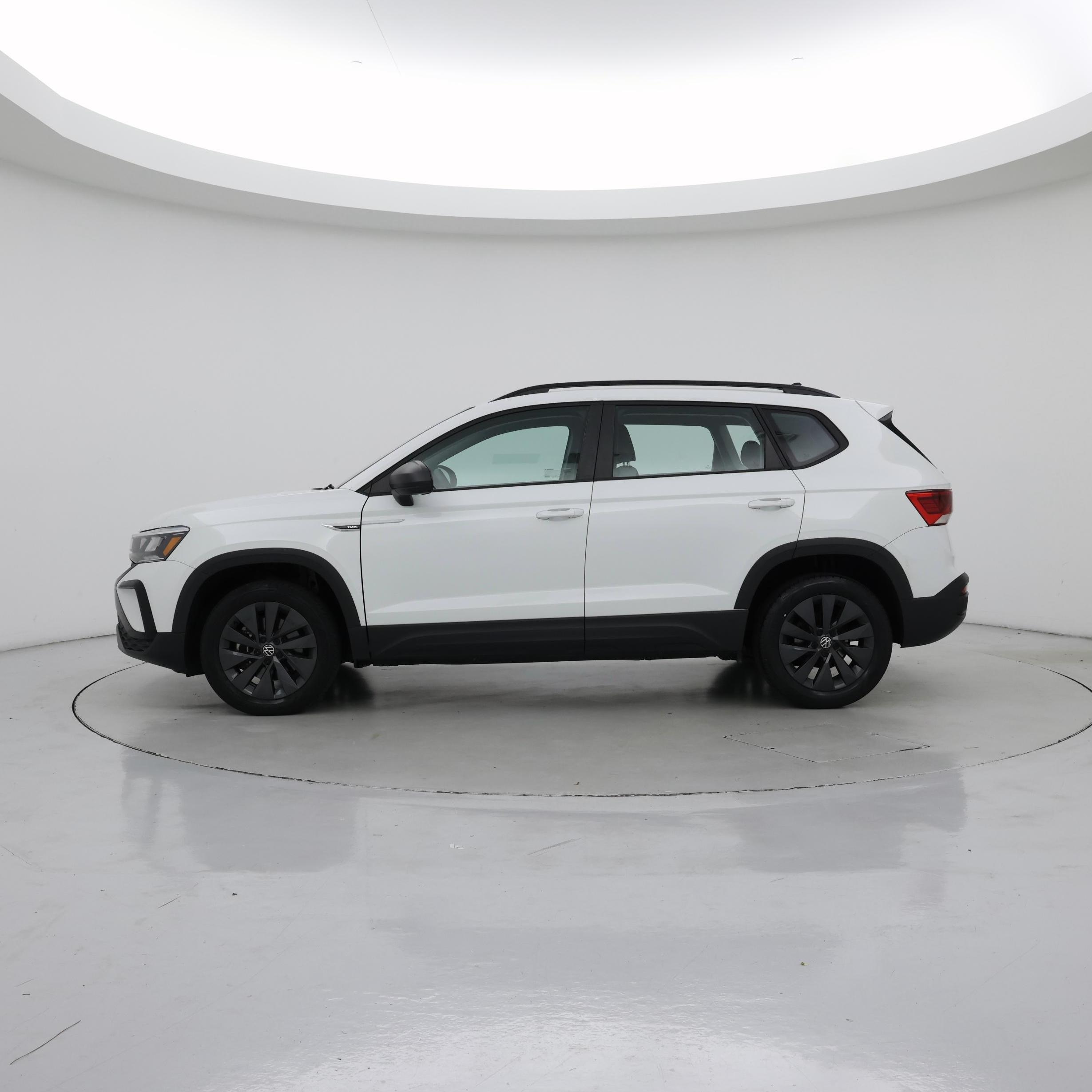 Thumbnail: 2022 Volkswagen Taos - 3