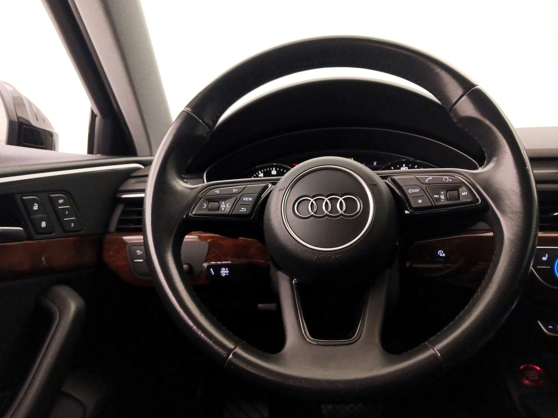Thumbnail: 2019 Audi A4 - 10