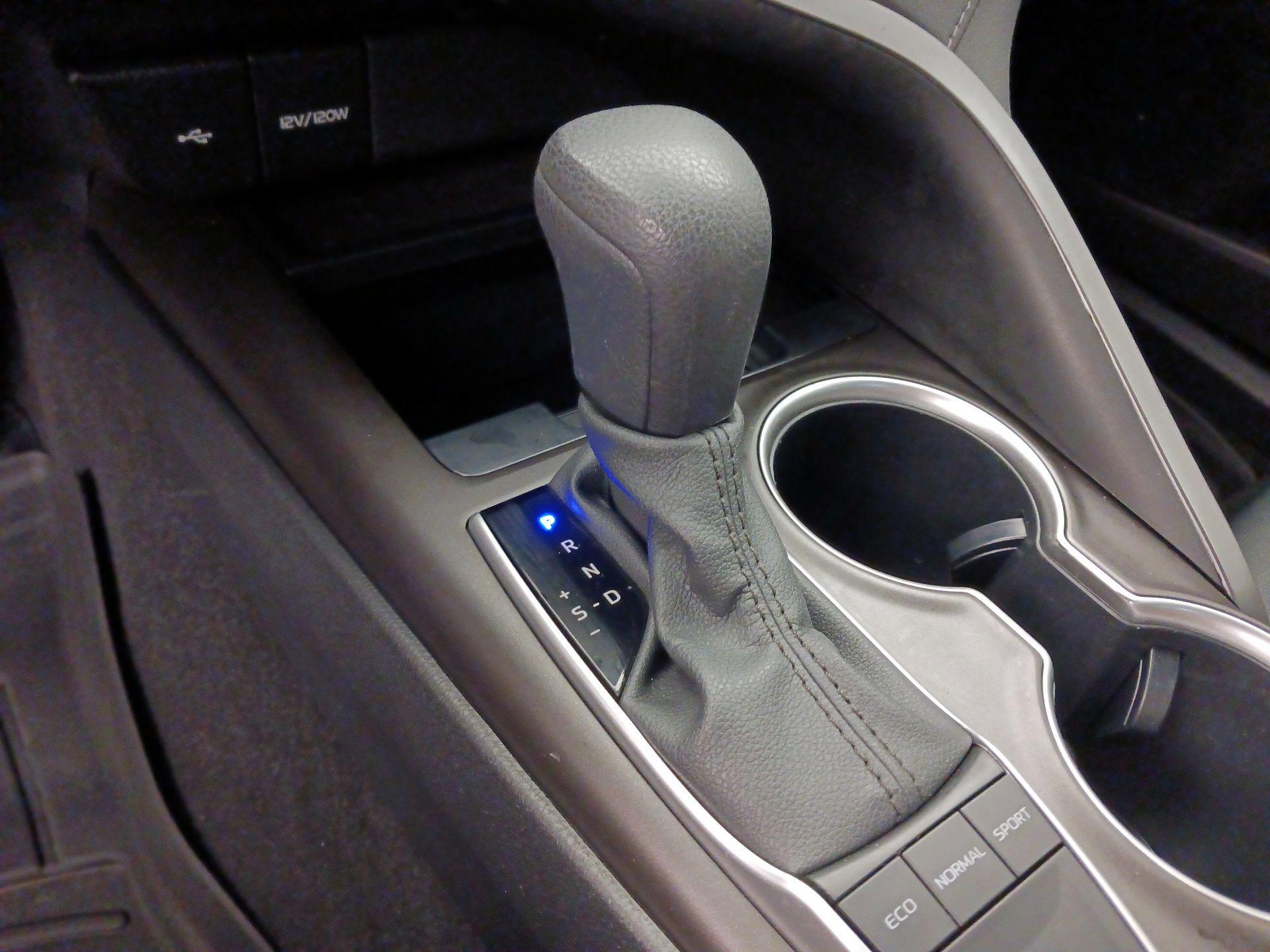 Thumbnail: 2023 Toyota Camry - 17