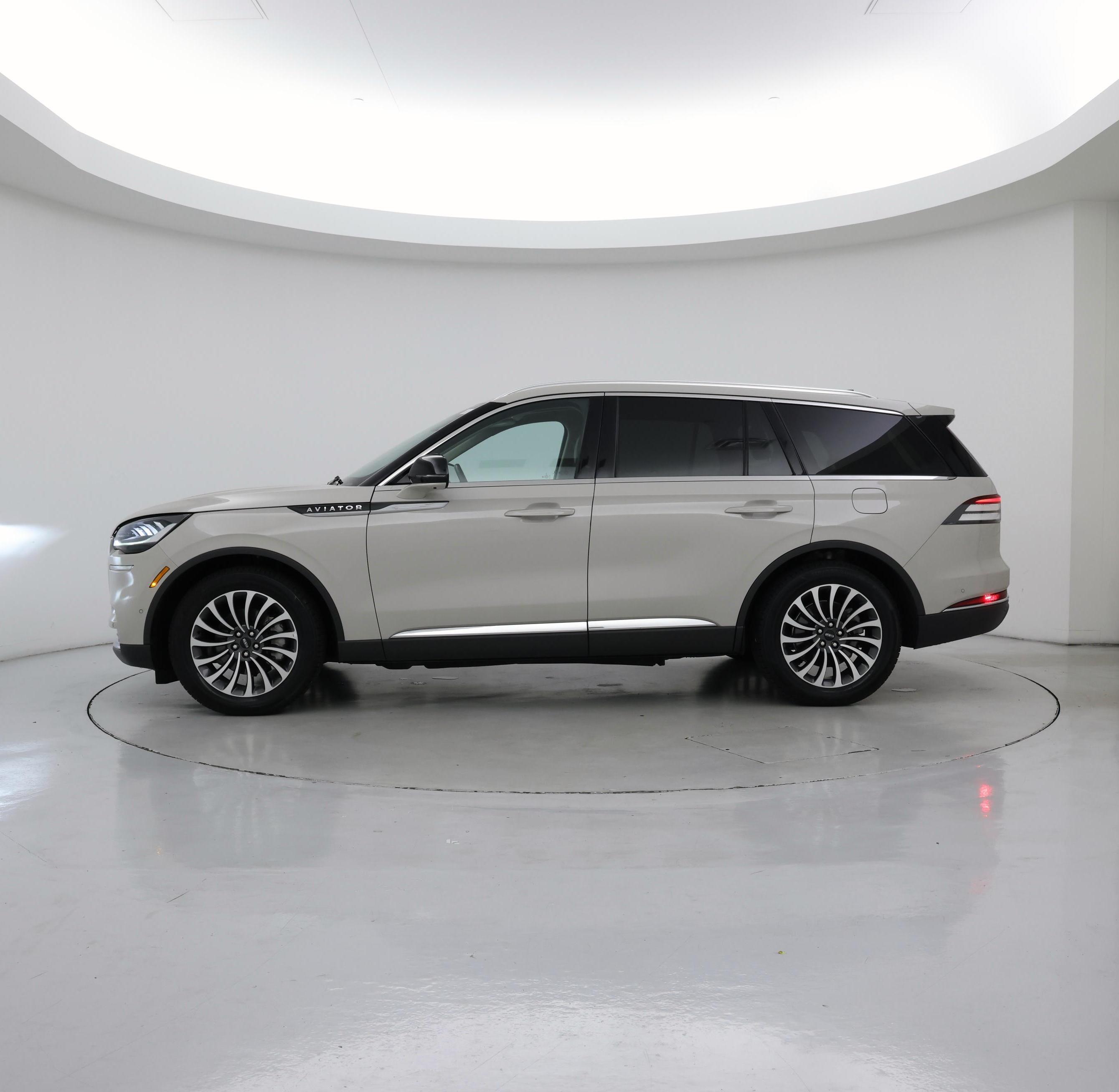 Thumbnail: 2022 Lincoln Aviator - 3