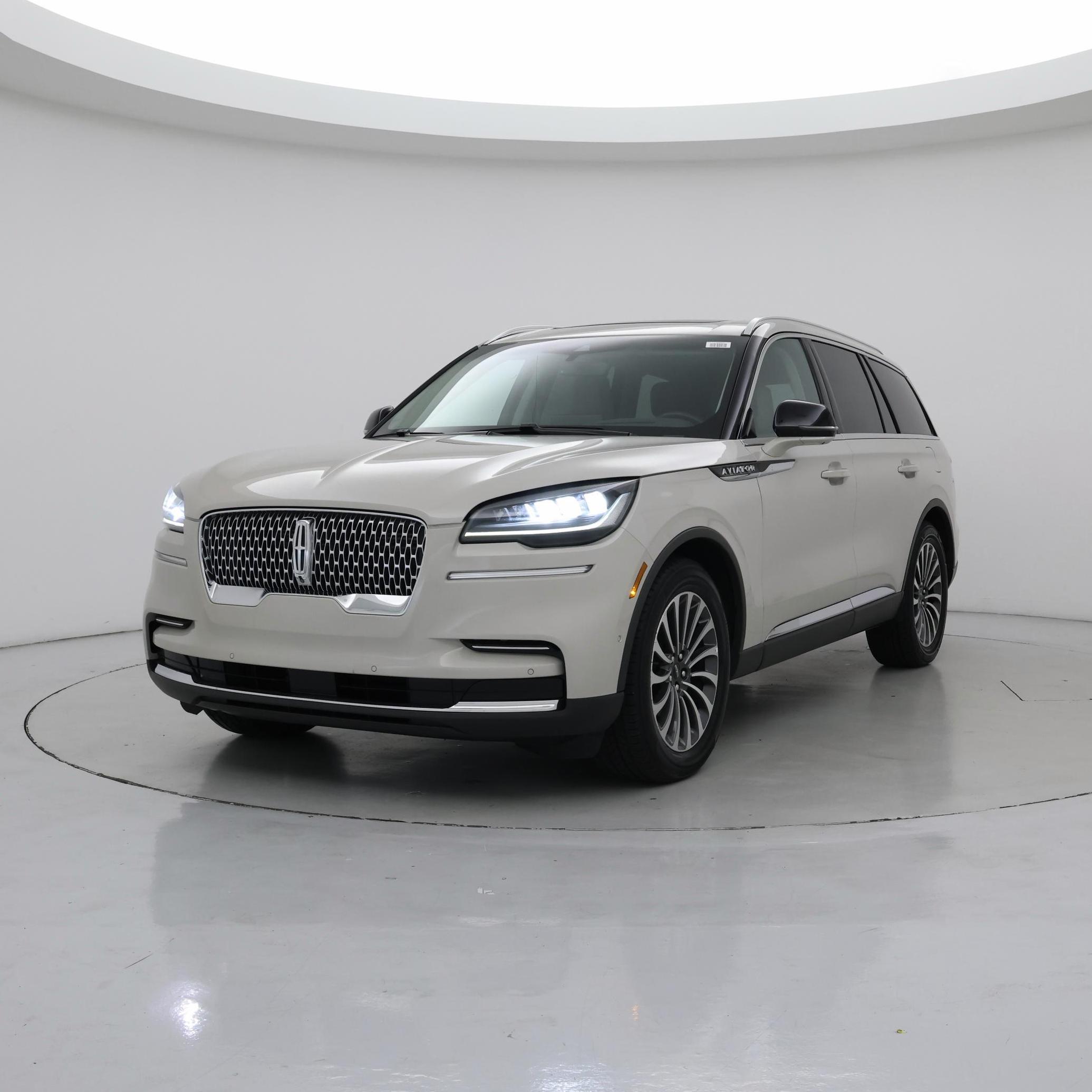 Thumbnail: 2022 Lincoln Aviator - 4