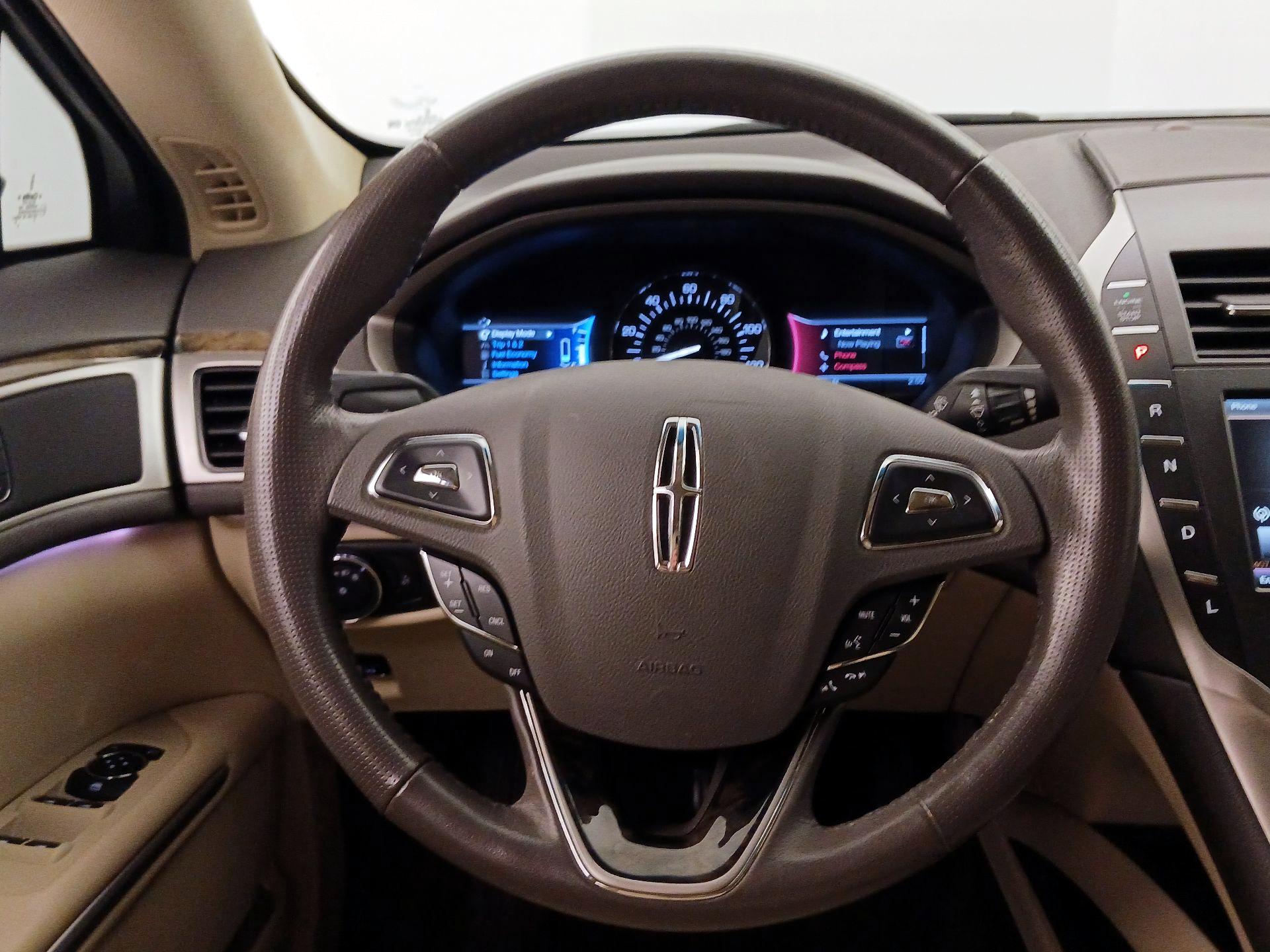 Thumbnail: 2014 Lincoln MKZ - 10
